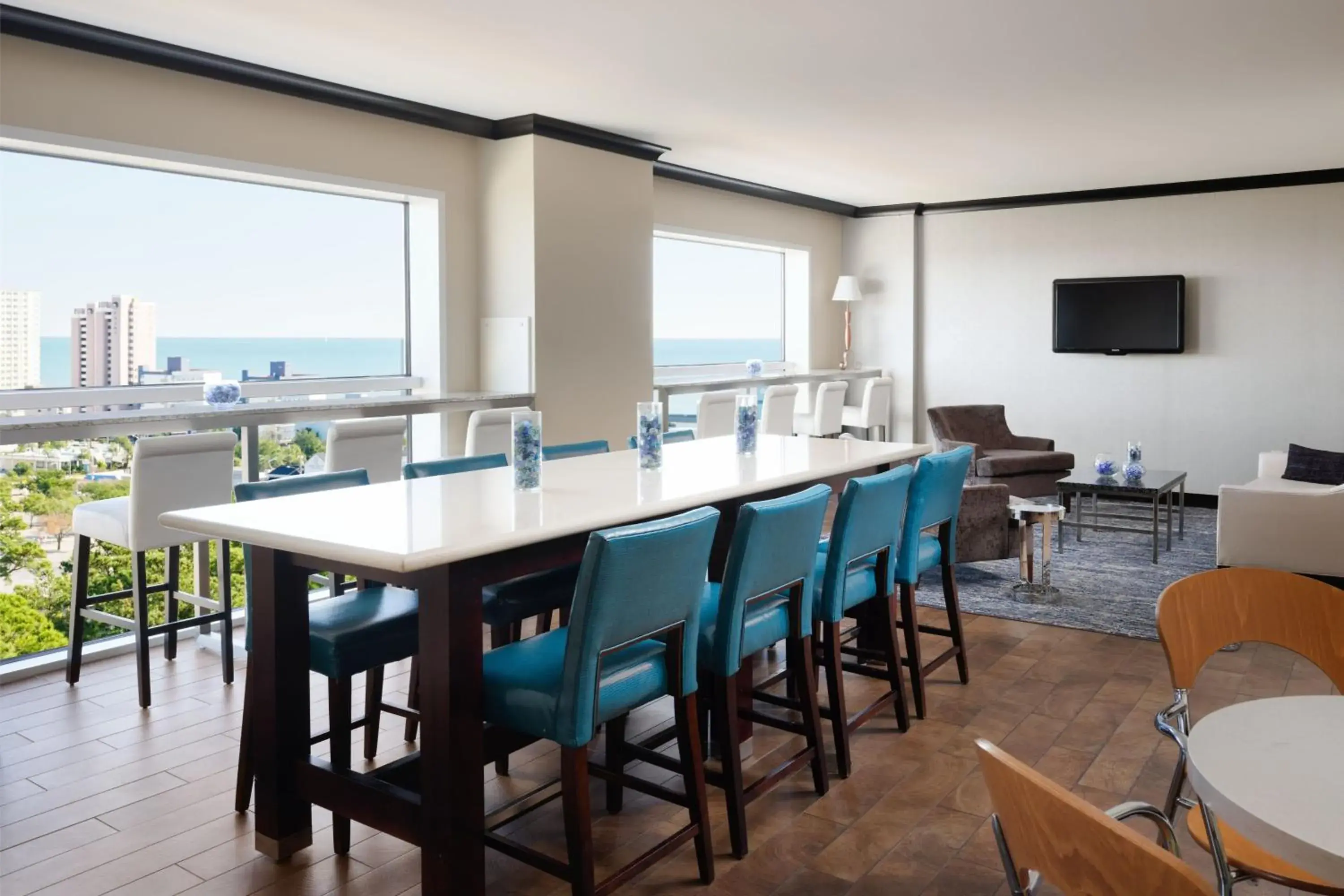 Lounge or bar in Sheraton Myrtle Beach Lounge or bar in Sheraton Myrtle Beach