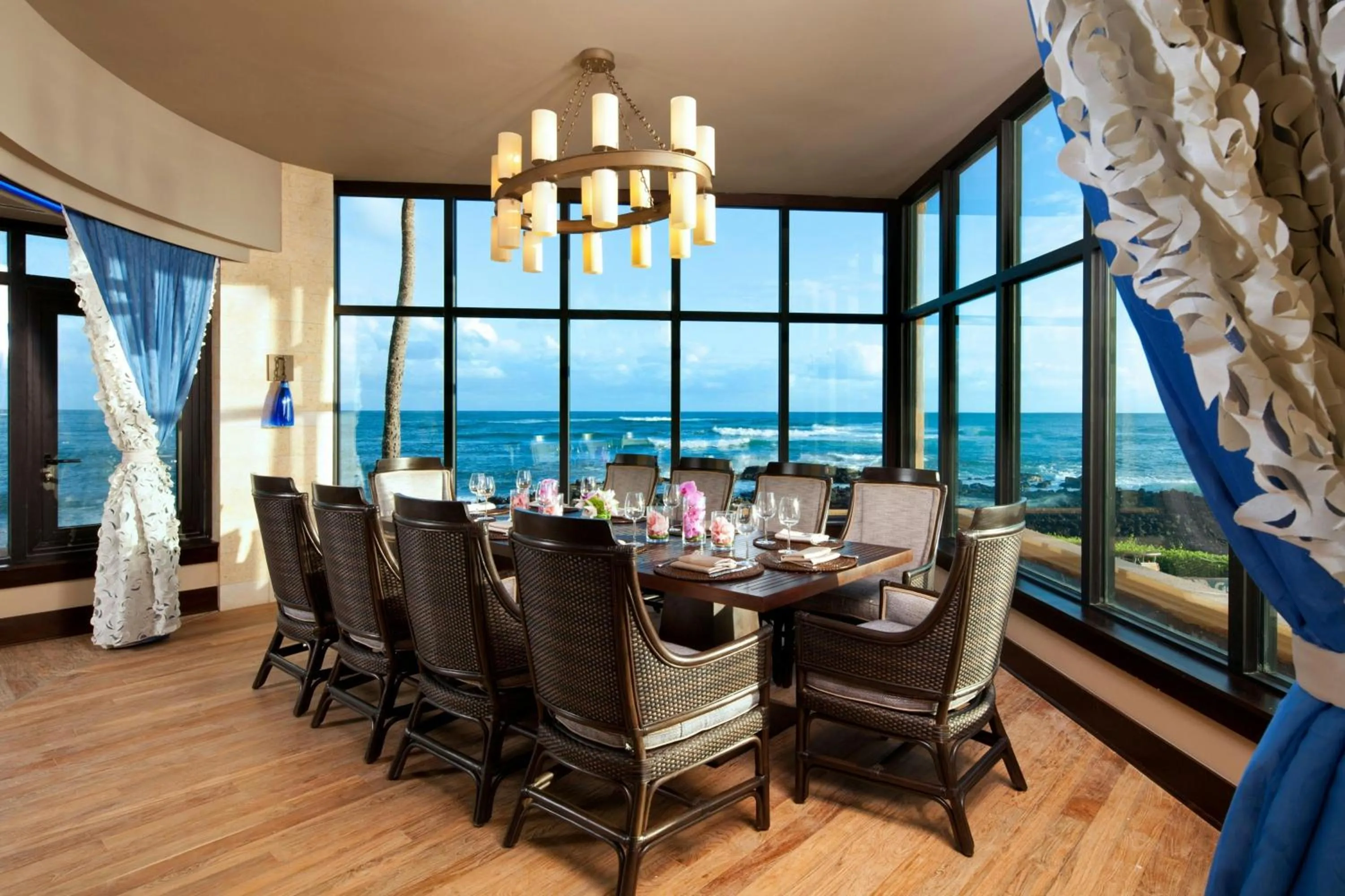 Restaurant/places to eat in Sheraton Kauai Resort