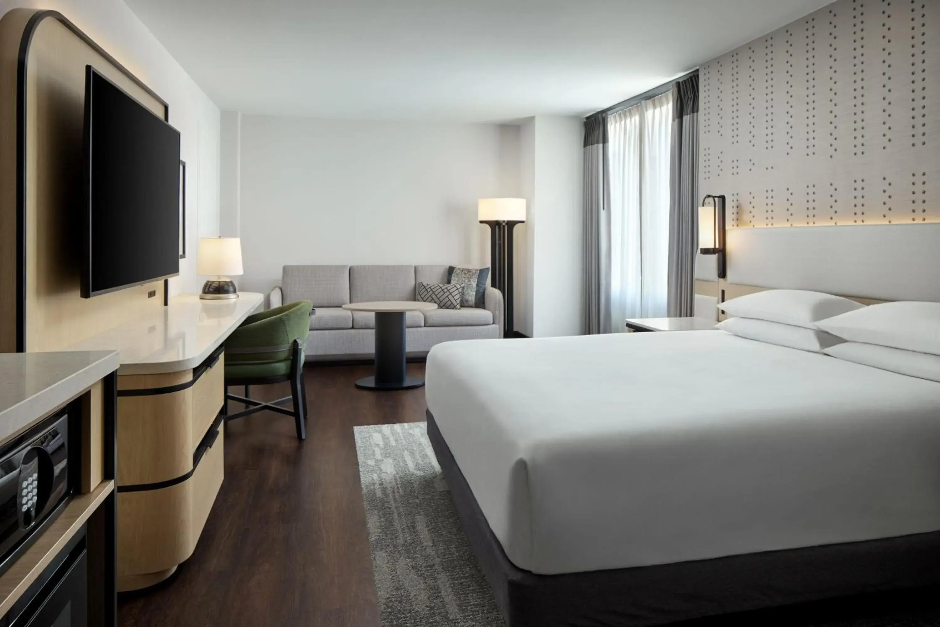 Bedroom, Bed in Hyatt Regency Washington on Capitol Hill Bedroom, Bed in Hyatt Regency Washington on Capitol Hill