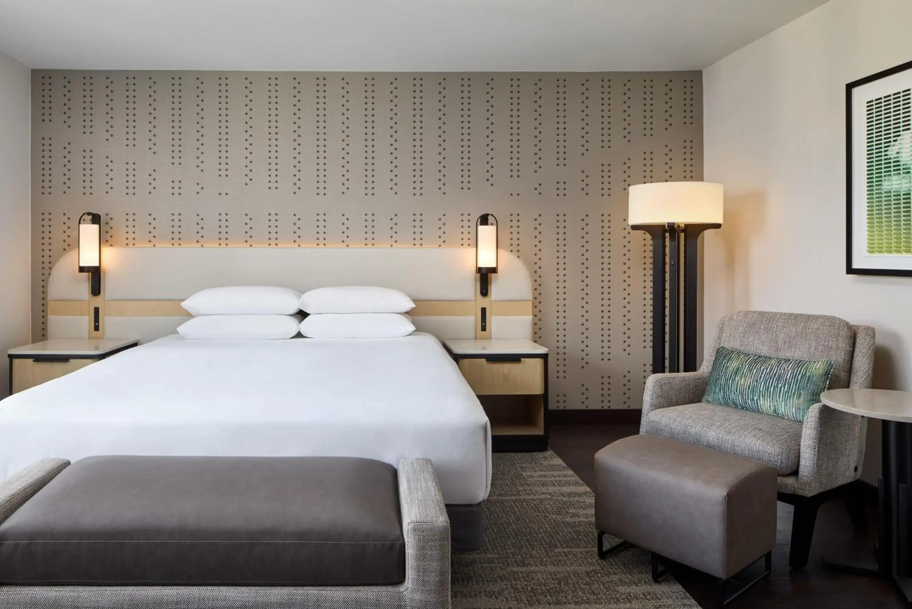 Photo of the whole room, Bed in Hyatt Regency Washington on Capitol Hill Photo of the whole room, Bed in Hyatt Regency Washington on Capitol Hill