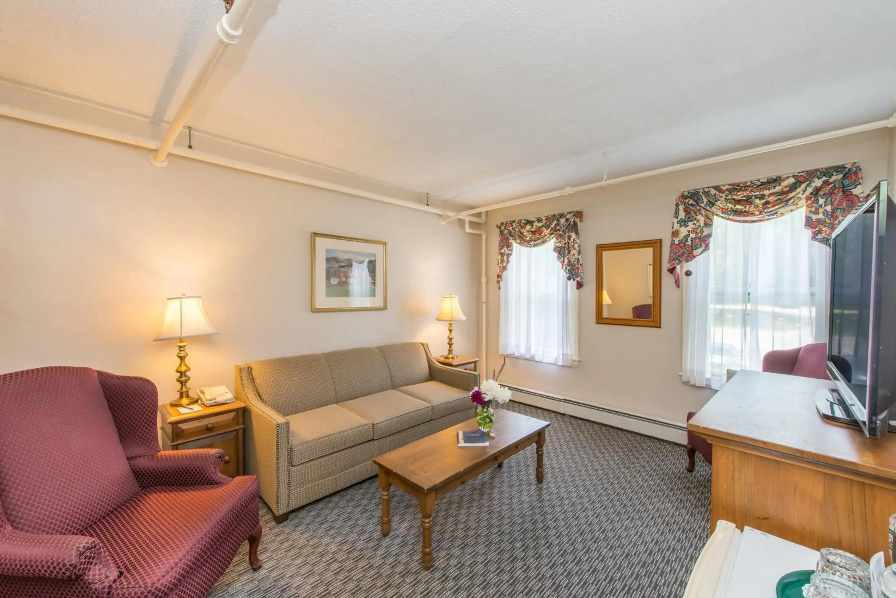 Seating area, Bed in Eagle Mountain House and Golf Club Seating area, Bed in Eagle Mountain House and Golf Club