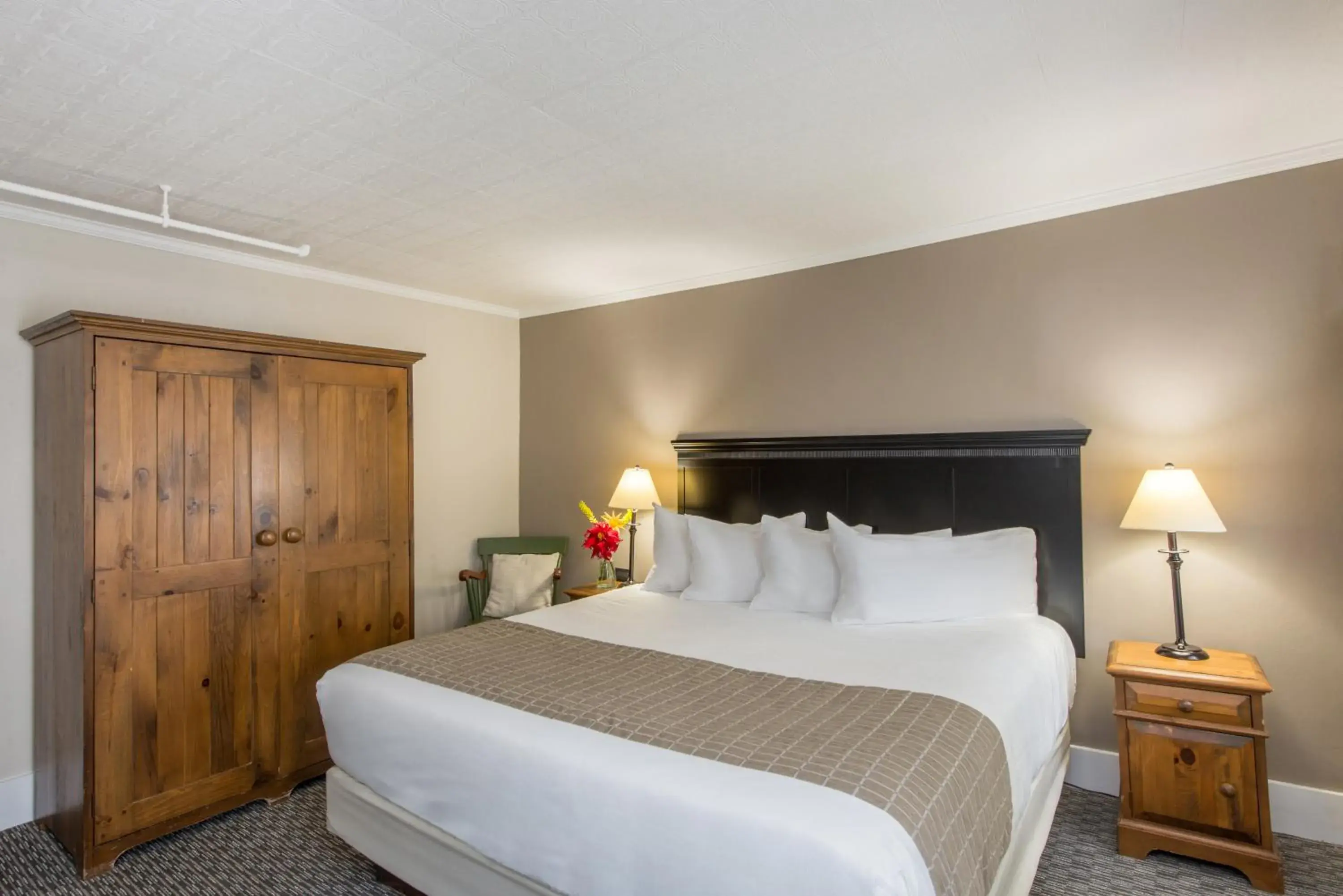 Bed in Eagle Mountain House and Golf Club Bed in Eagle Mountain House and Golf Club