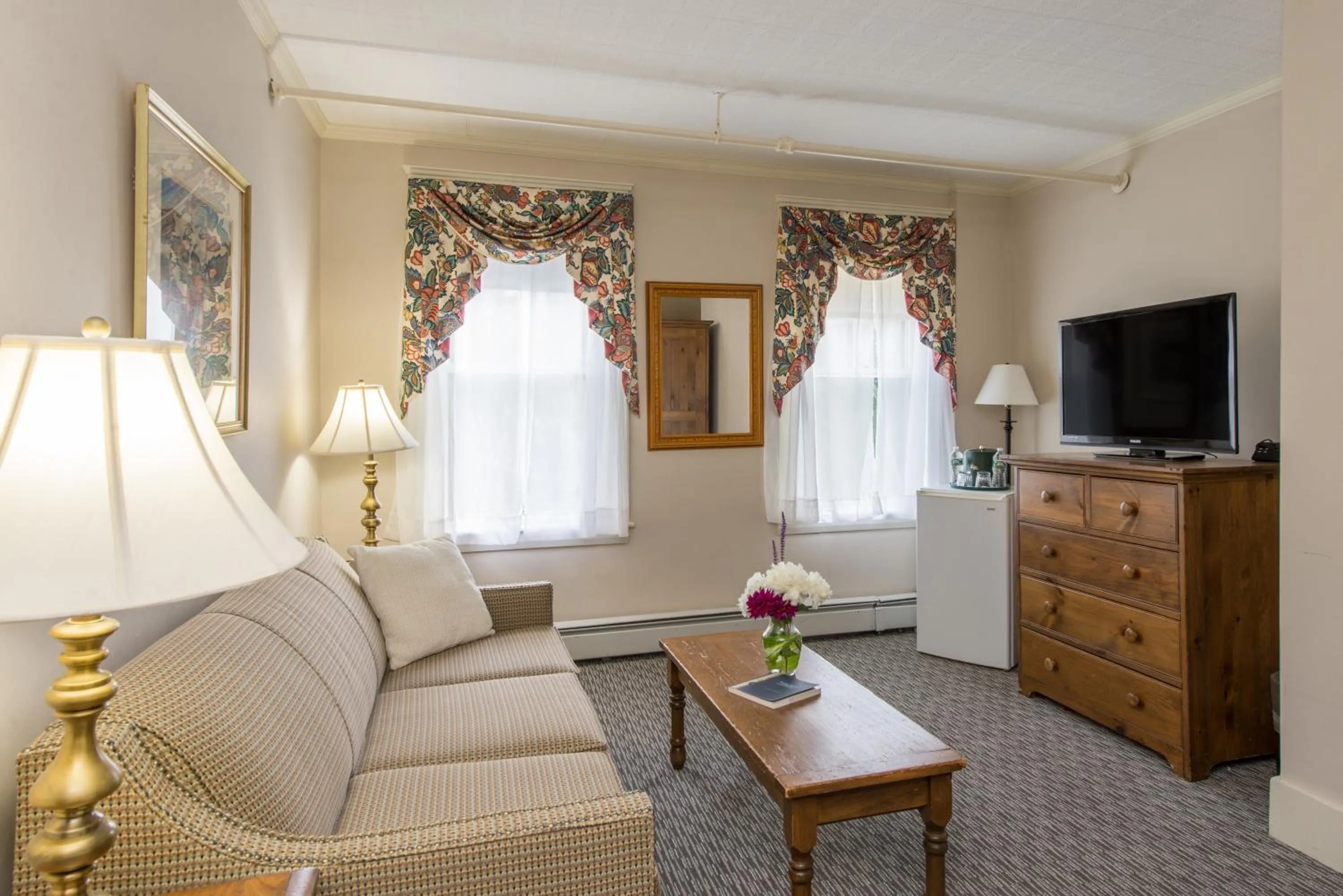 Seating area in Eagle Mountain House and Golf Club