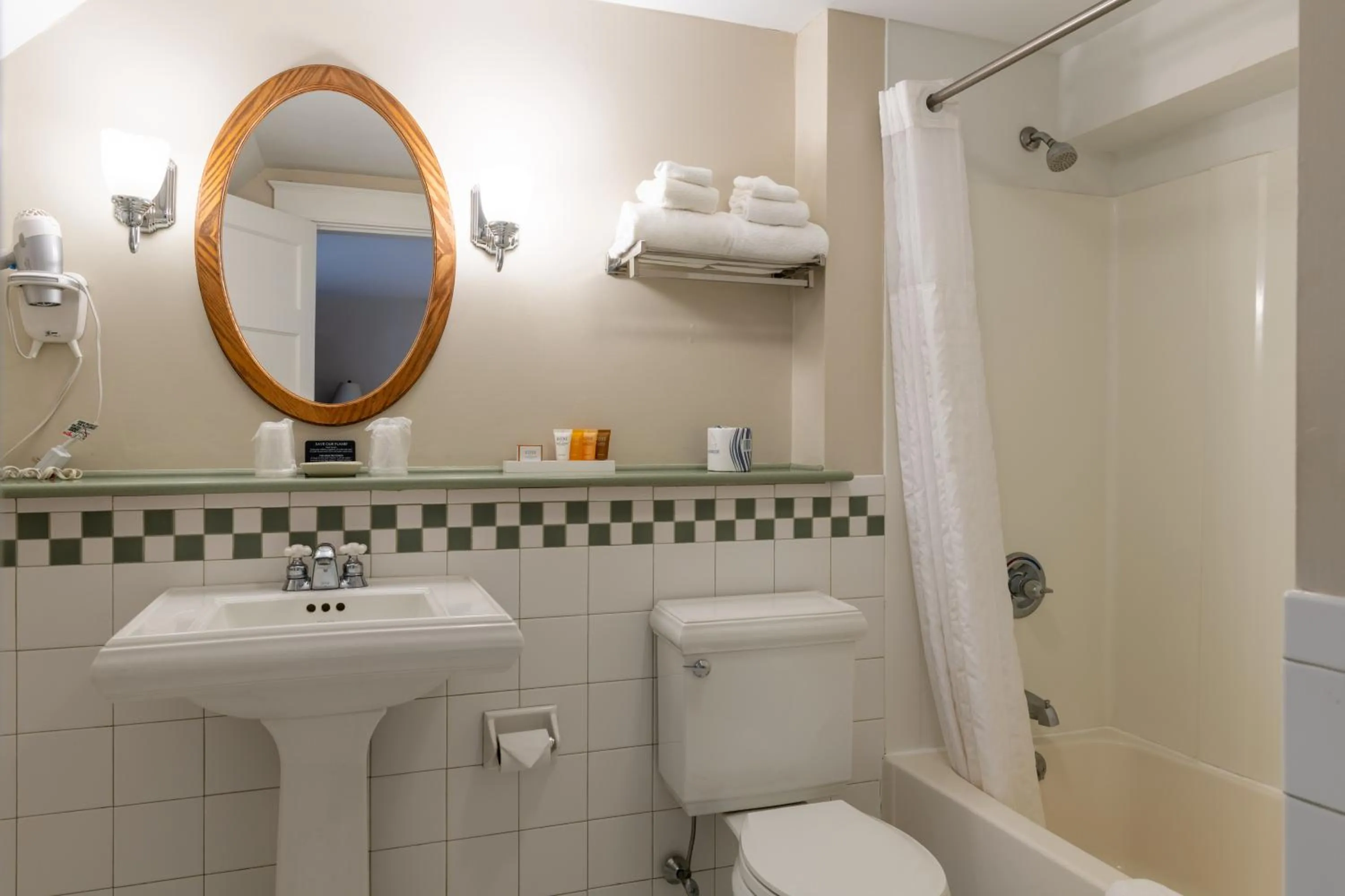 Bathroom in Eagle Mountain House and Golf Club