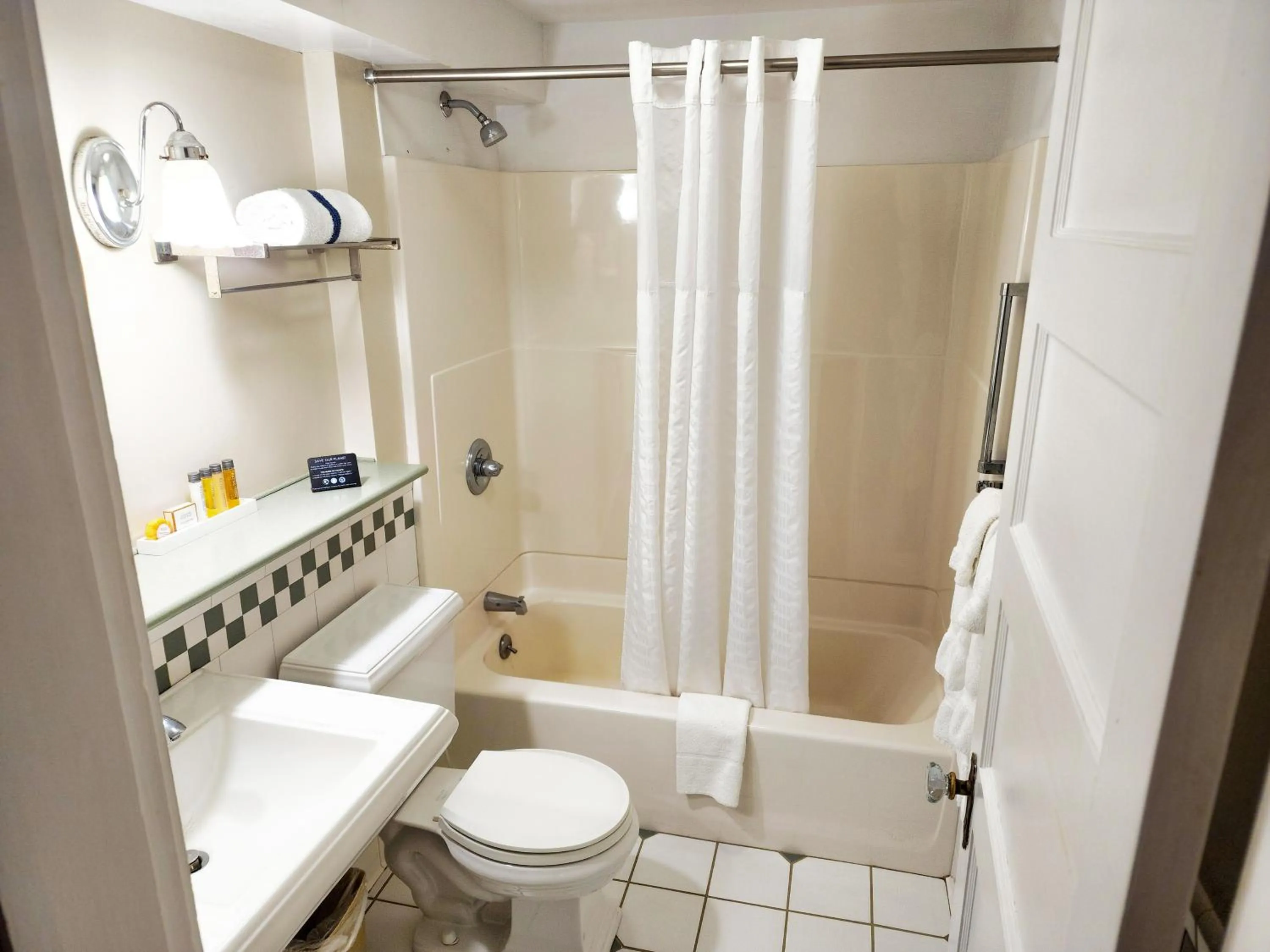 Bathroom in Eagle Mountain House and Golf Club