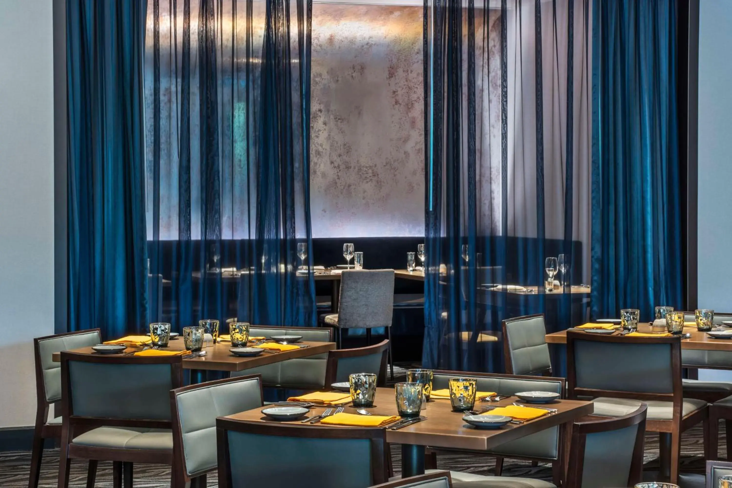 Restaurant/places to eat in Hyatt Regency McCormick Place Chicago Restaurant/places to eat in Hyatt Regency McCormick Place Chicago