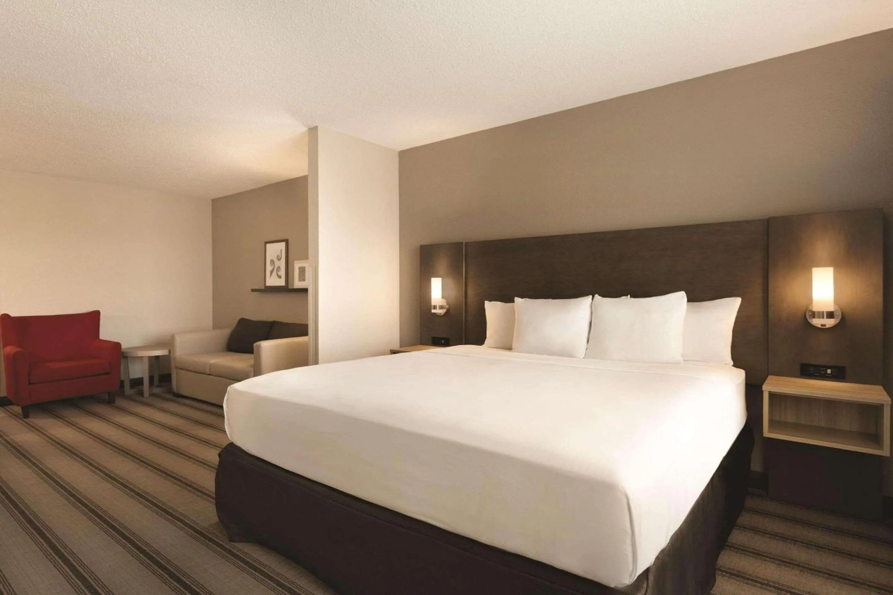 Bedroom, Bed in Country Inn & Suites by Radisson, Indianapolis Airport South, IN