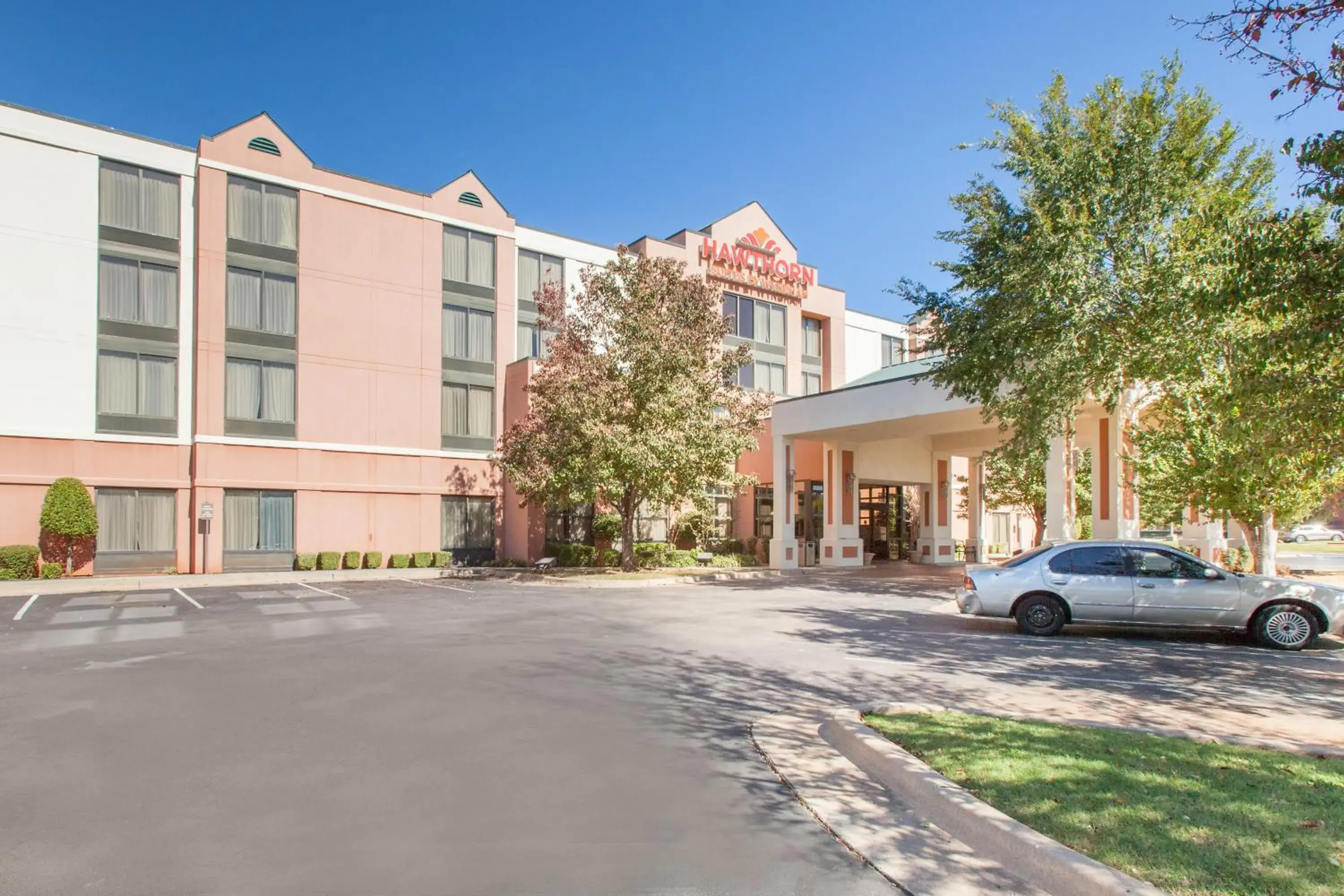 Facade/entrance in Hawthorn Suites Midwest City Facade/entrance in Hawthorn Suites Midwest City