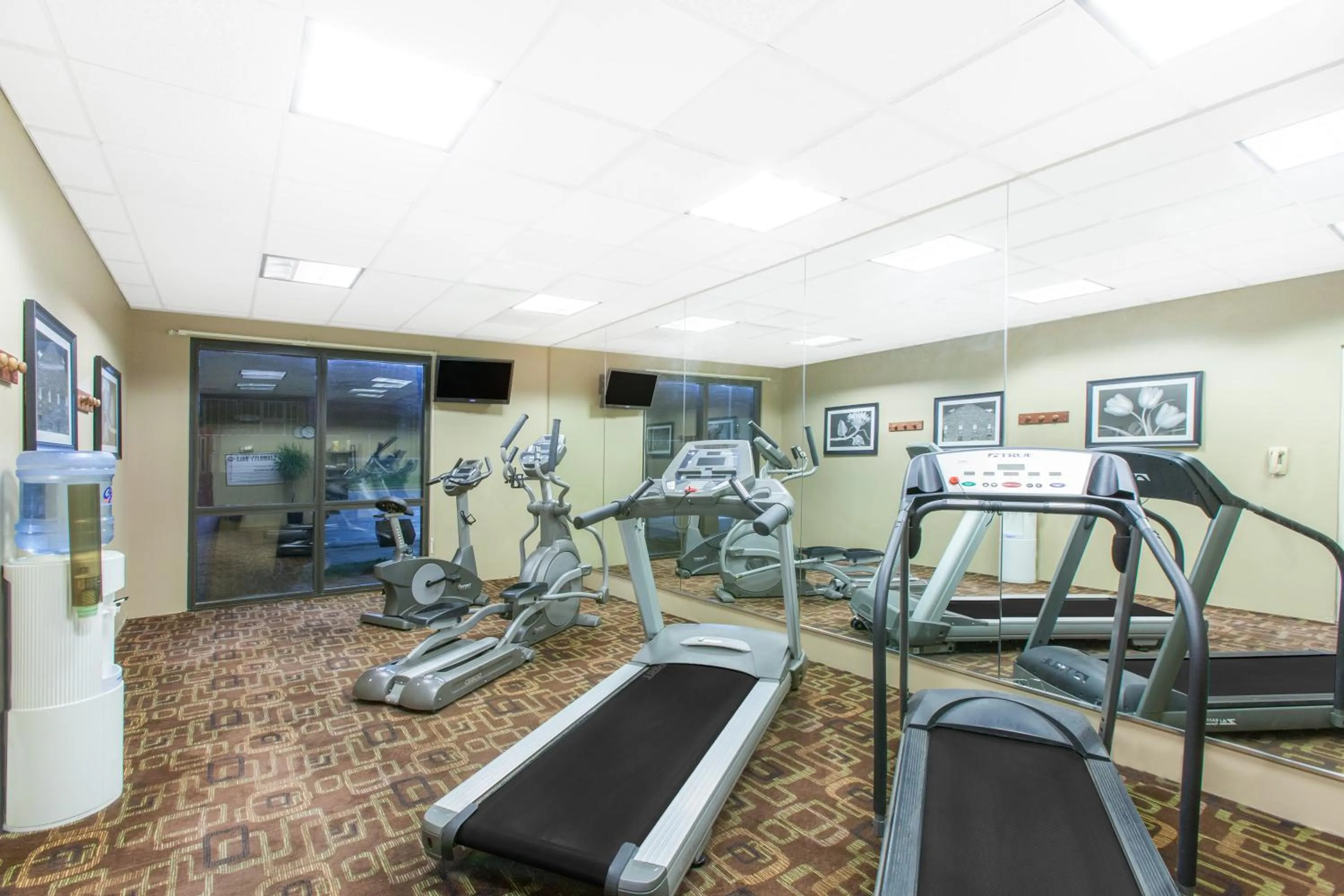Fitness centre/facilities in Hawthorn Suites Midwest City