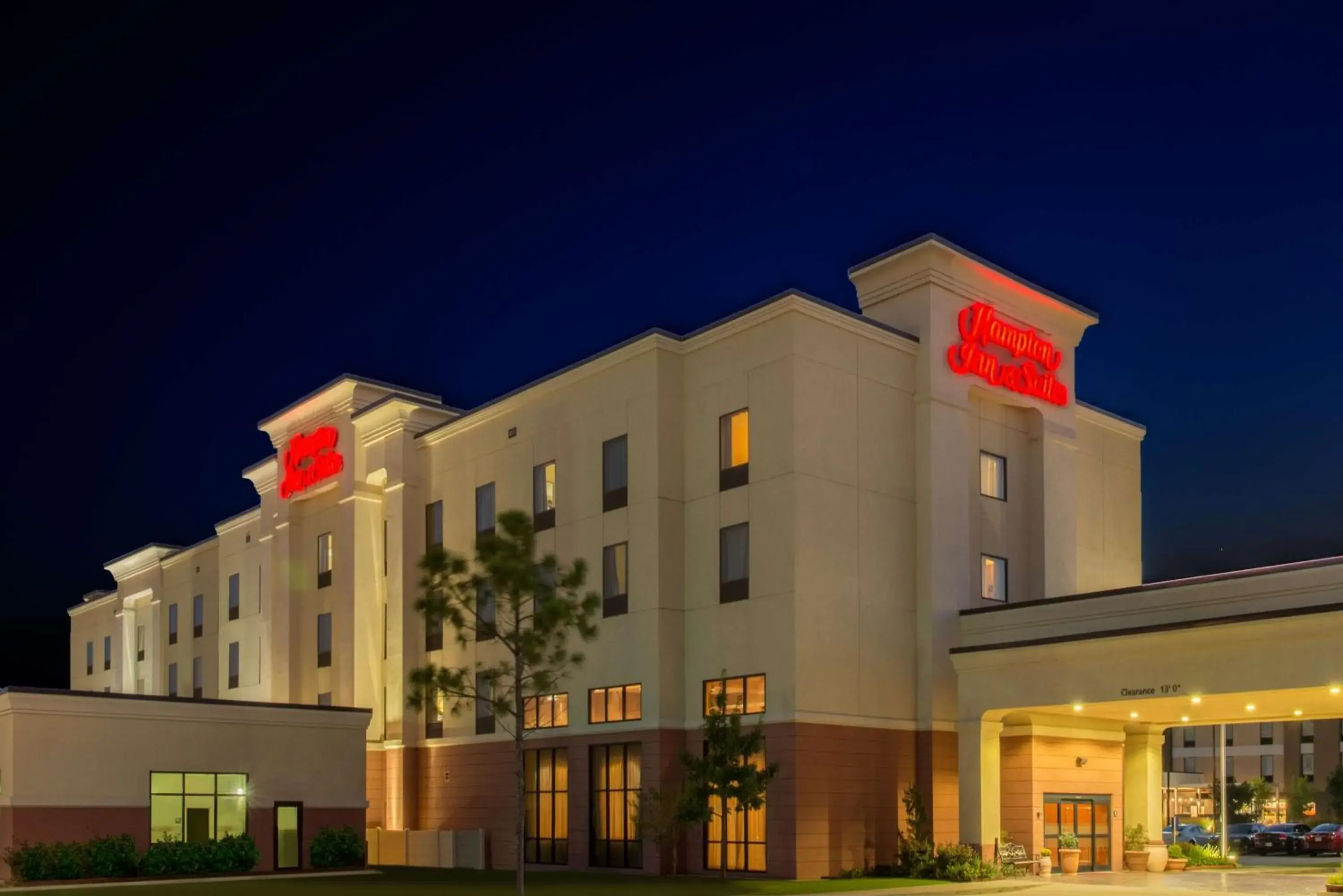 Property building in Hampton Inn & Suites Oklahoma City - South Property building in Hampton Inn & Suites Oklahoma City - South