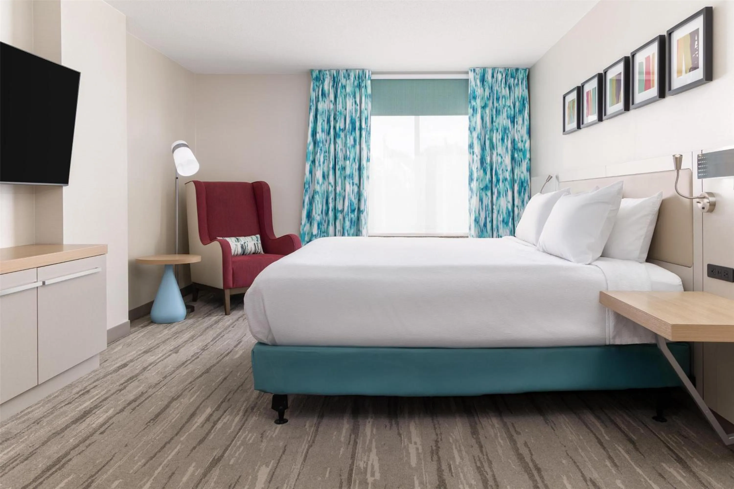 Bed in Hilton Garden Inn Hanover Arundel Mills, MD