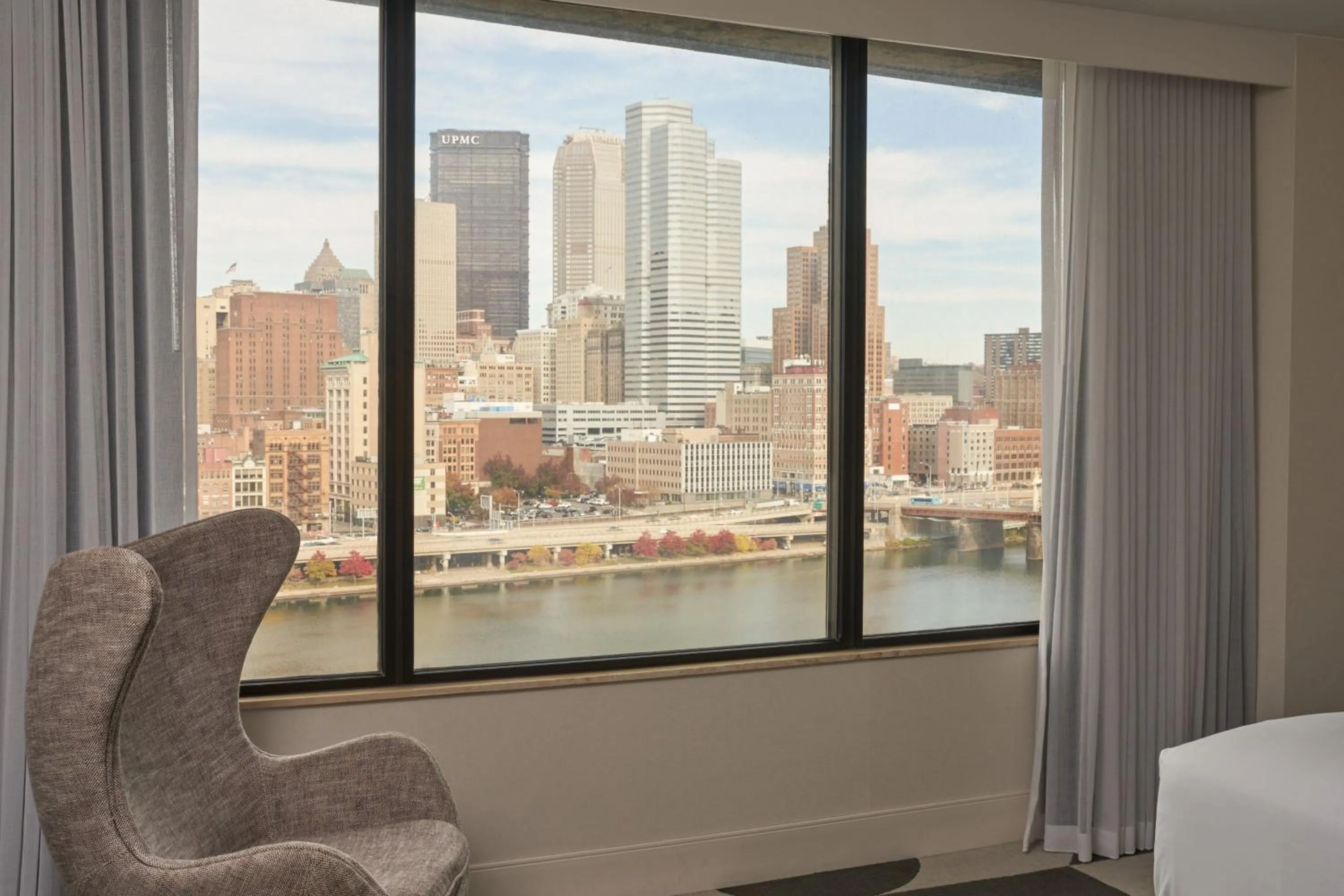 Photo of the whole room in Sheraton Pittsburgh Hotel at Station Square