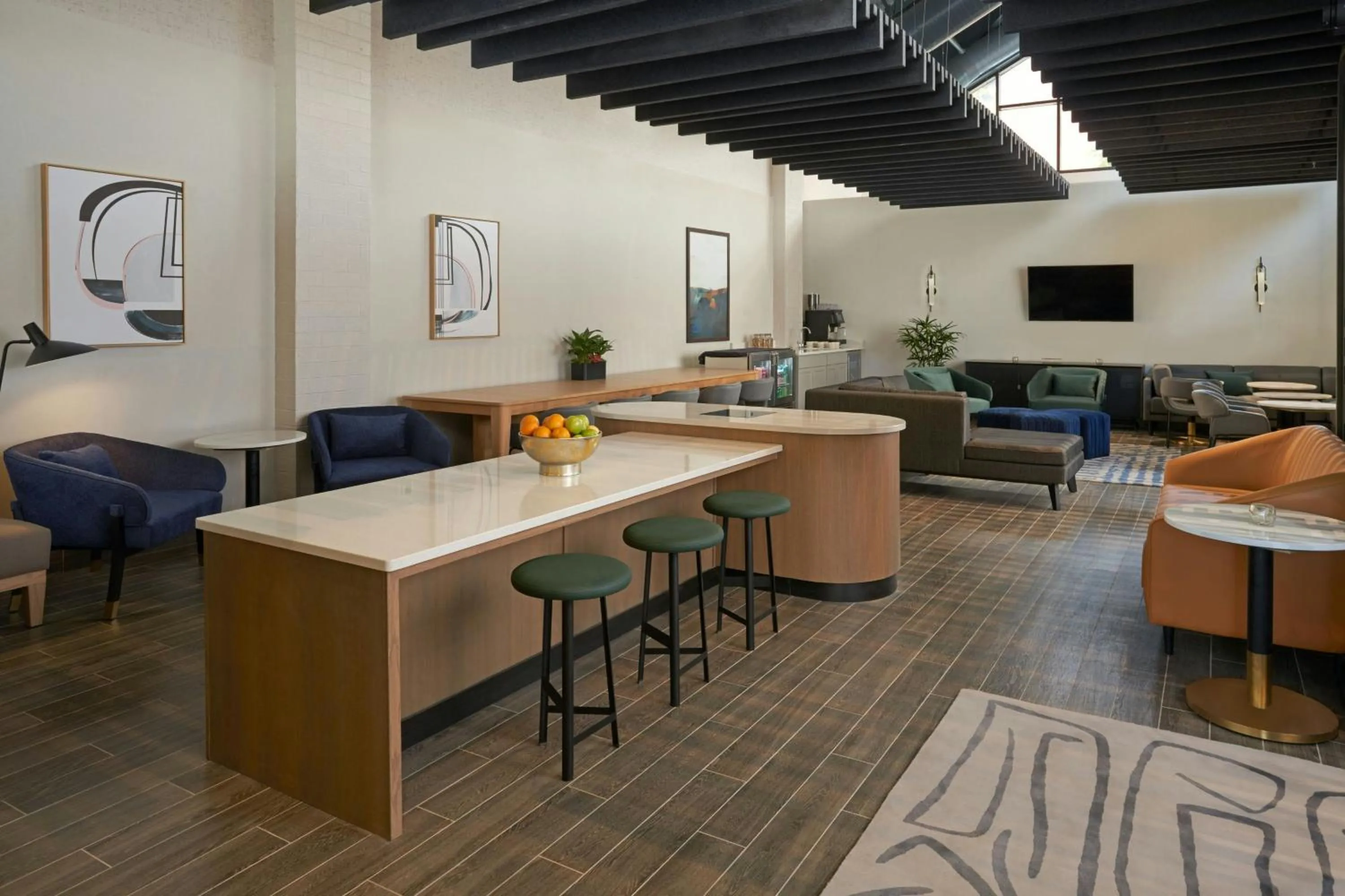 Lounge or bar in Sheraton Pittsburgh Hotel at Station Square