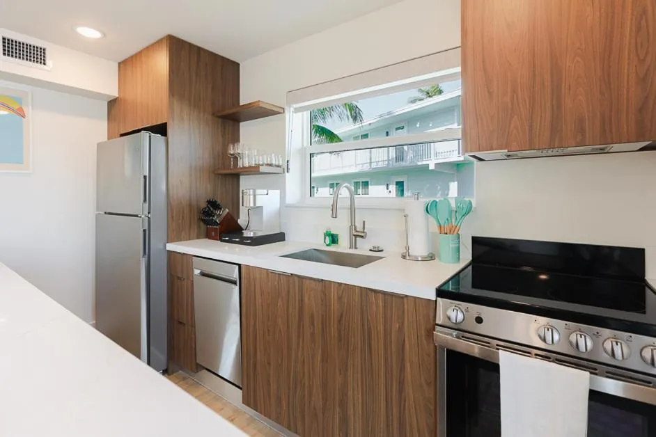 kitchen in Skipjack Resort & Marina