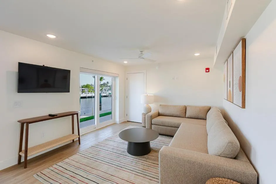 Living room in Skipjack Resort & Marina