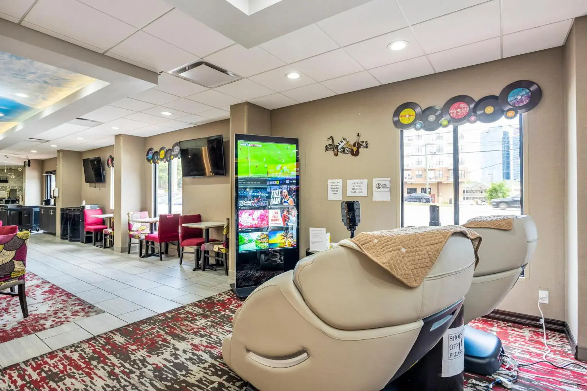 Property building in Best Western Downtown PLUS Music Row Property building in Best Western Downtown PLUS Music Row