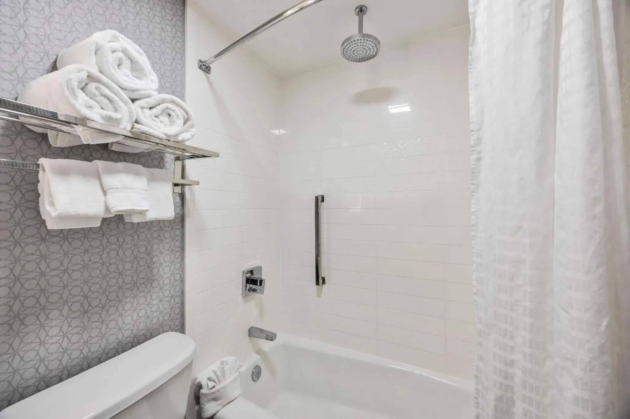 Property building in Best Western Downtown PLUS Music Row Property building in Best Western Downtown PLUS Music Row