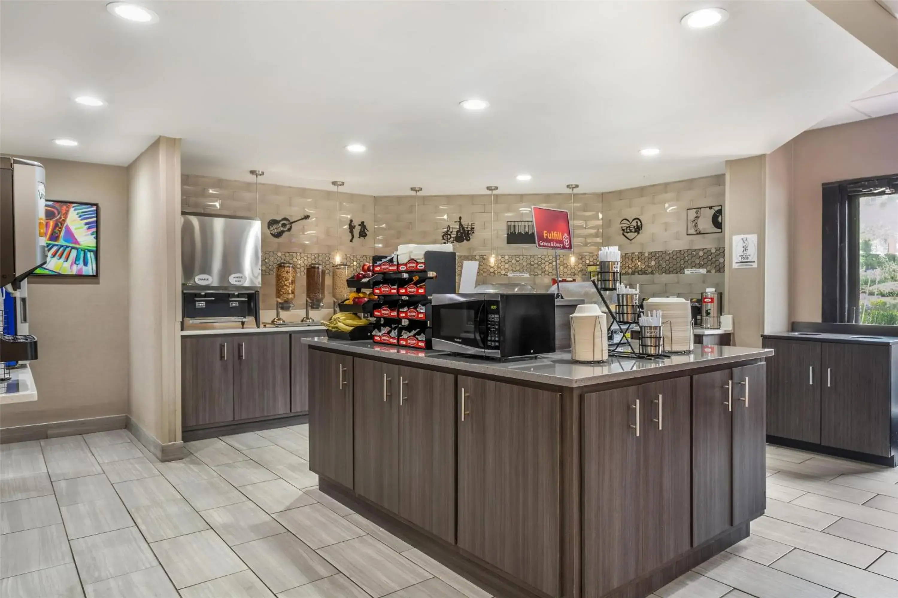 Breakfast in Best Western Downtown PLUS Music Row Breakfast in Best Western Downtown PLUS Music Row