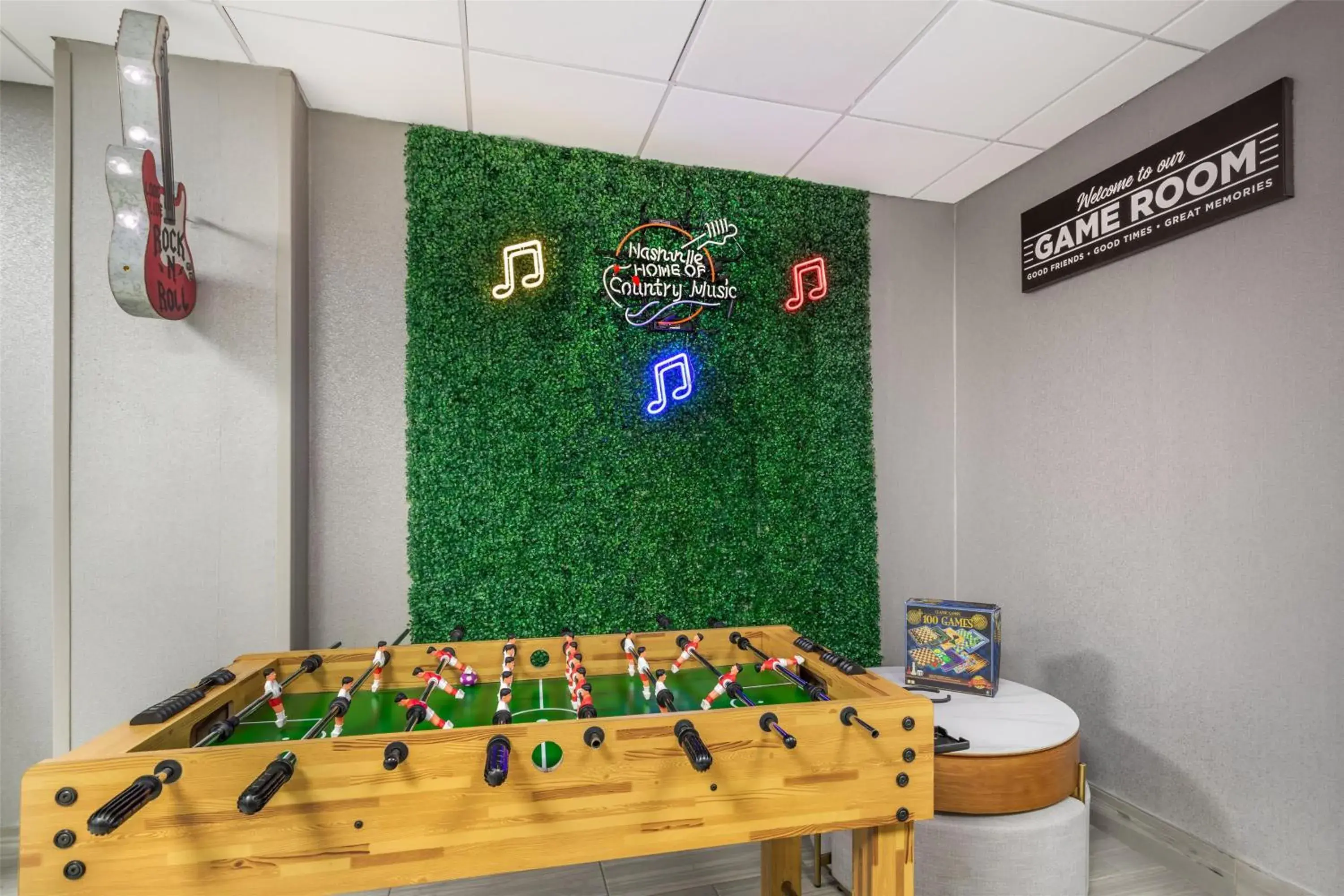 Property building in Best Western Downtown PLUS Music Row Property building in Best Western Downtown PLUS Music Row