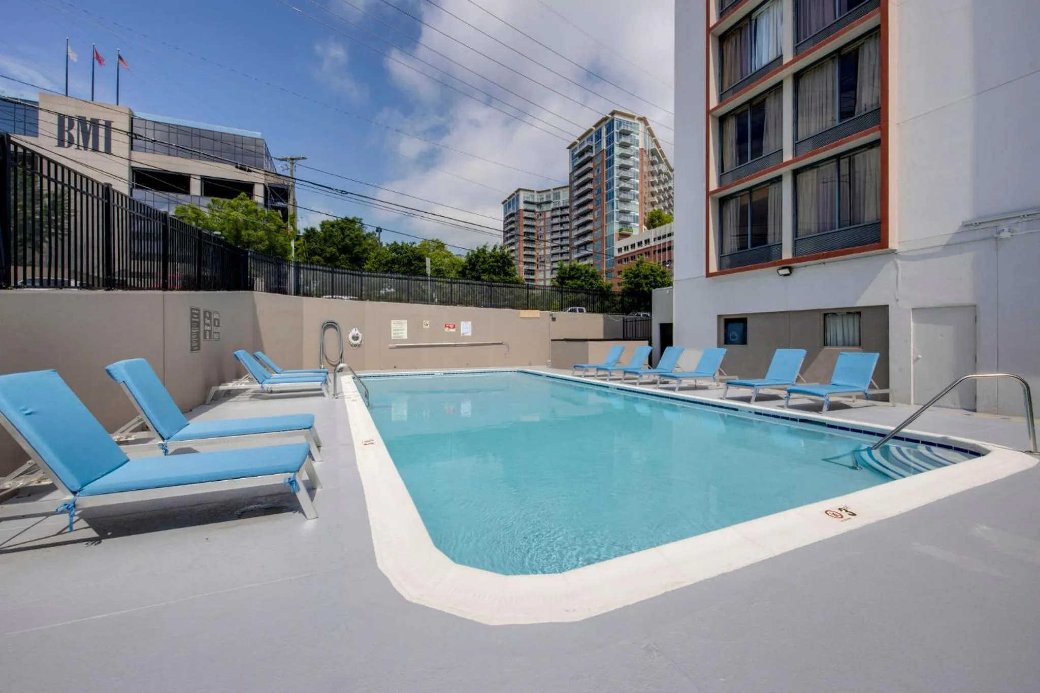 Property building in Best Western Downtown PLUS Music Row