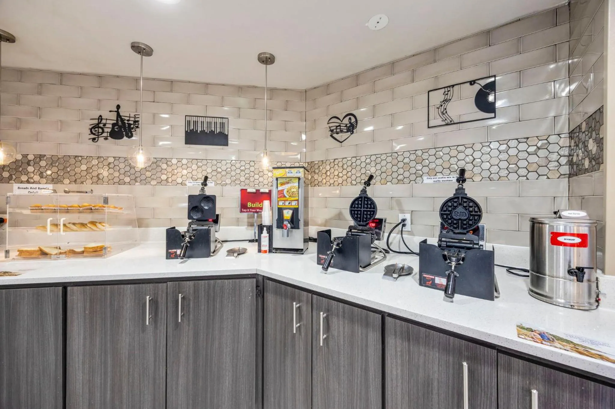 Breakfast in Best Western Downtown PLUS Music Row