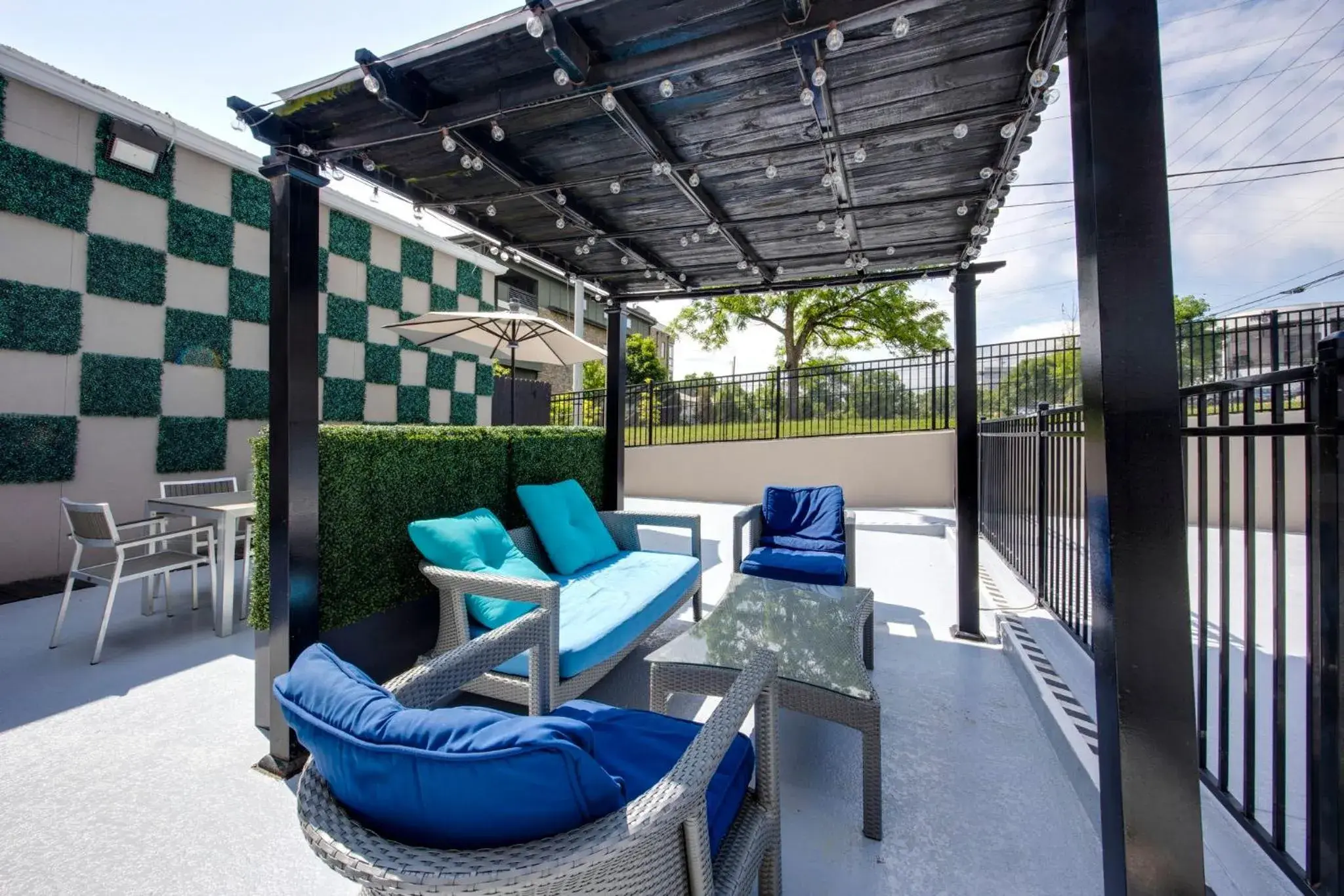 Property building in Best Western Downtown PLUS Music Row Property building in Best Western Downtown PLUS Music Row