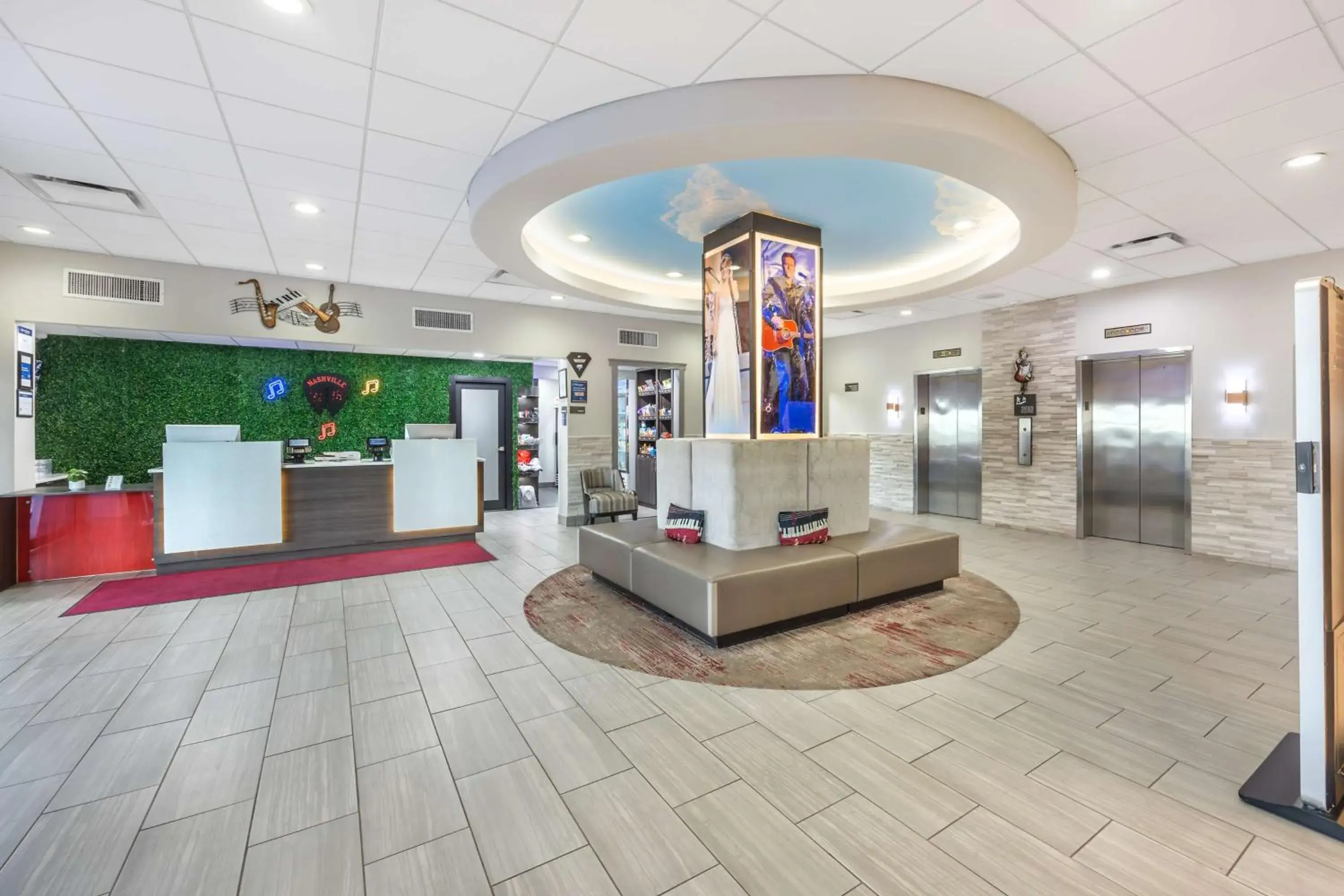 Lobby or reception in Best Western Downtown PLUS Music Row Lobby or reception in Best Western Downtown PLUS Music Row