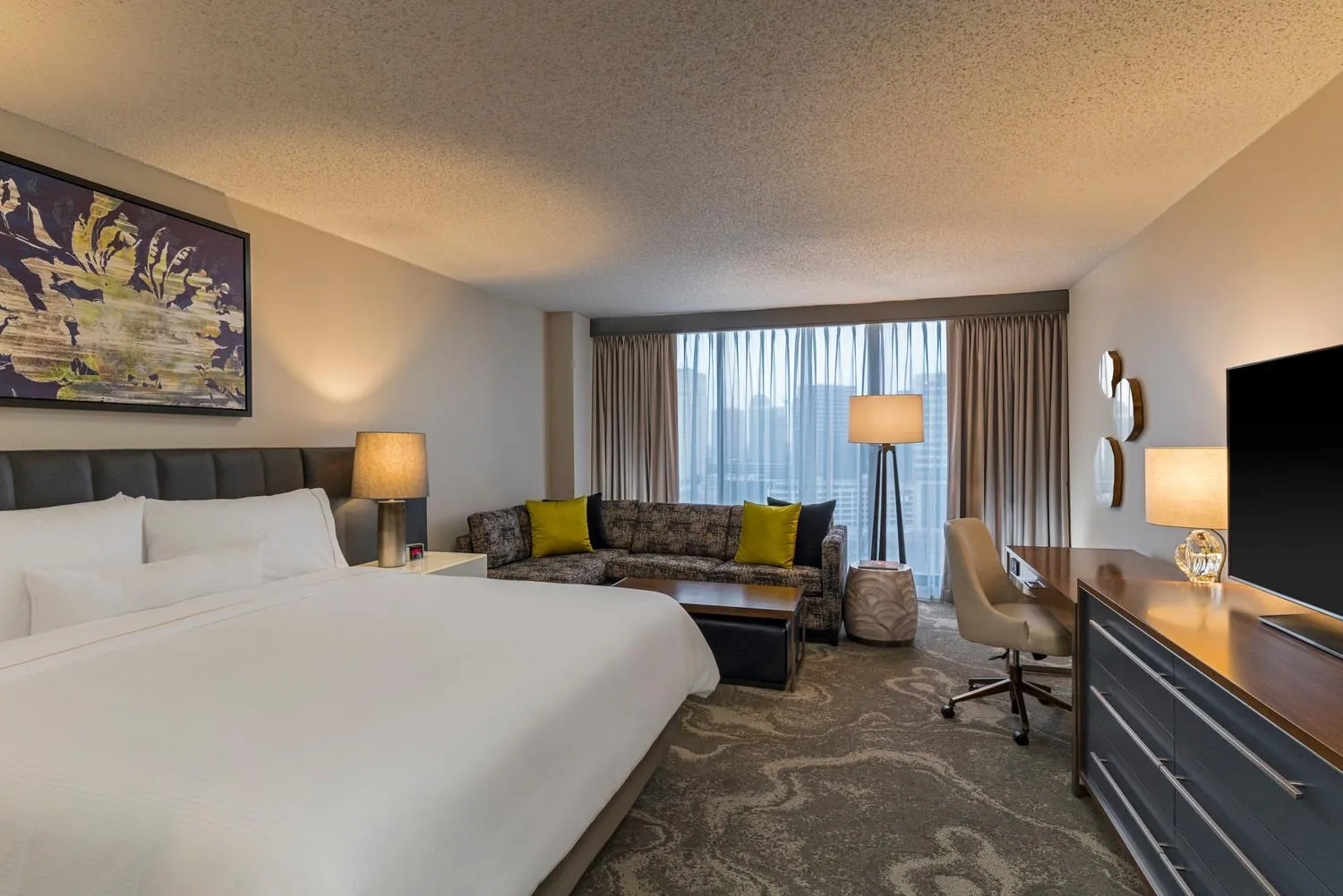 Bed in The Westin Oaks Houston at the Galleria