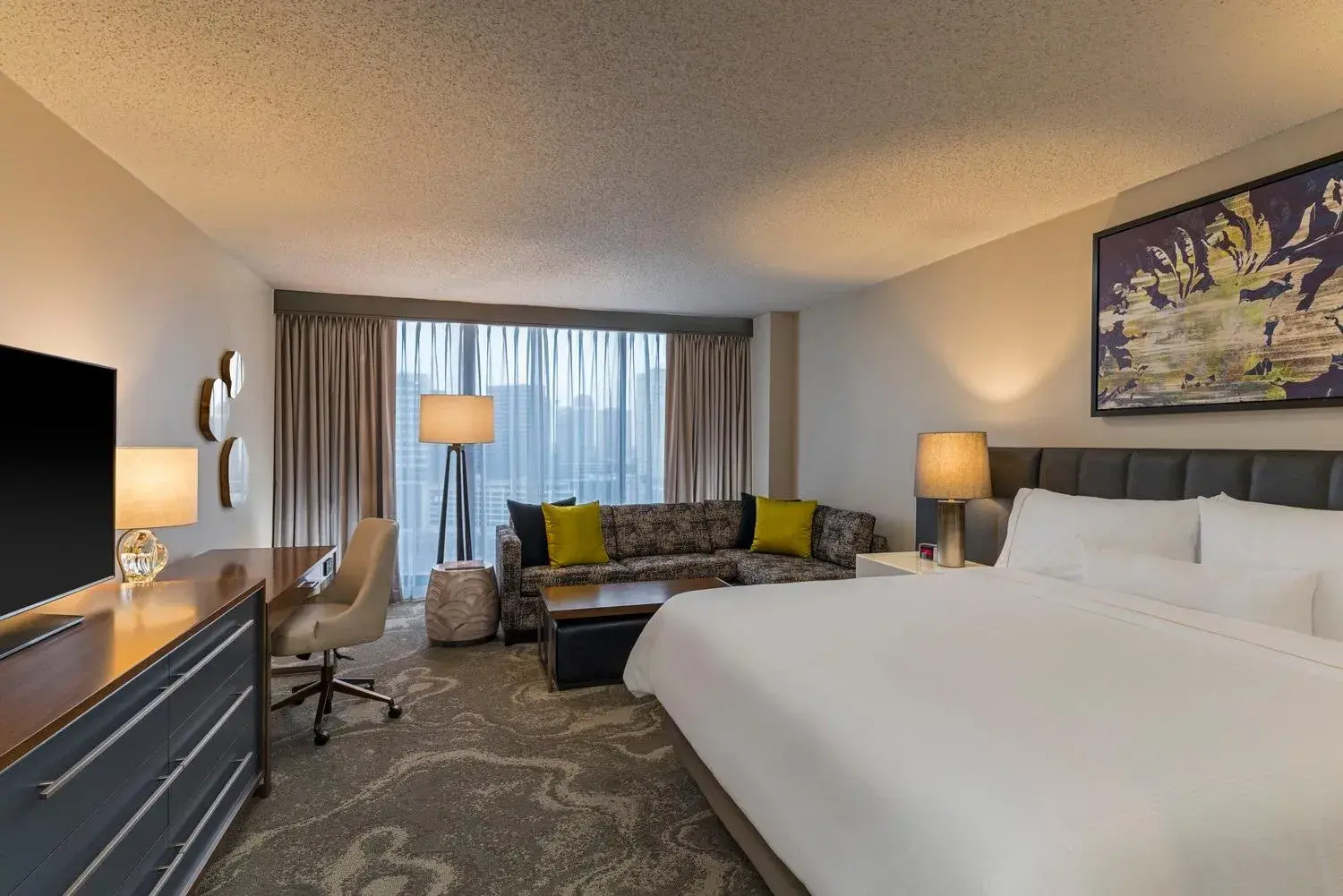 Traditional King Room - Hearing Accessible in The Westin Oaks Houston at the Galleria Traditional King Room - Hearing Accessible in The Westin Oaks Houston at the Galleria