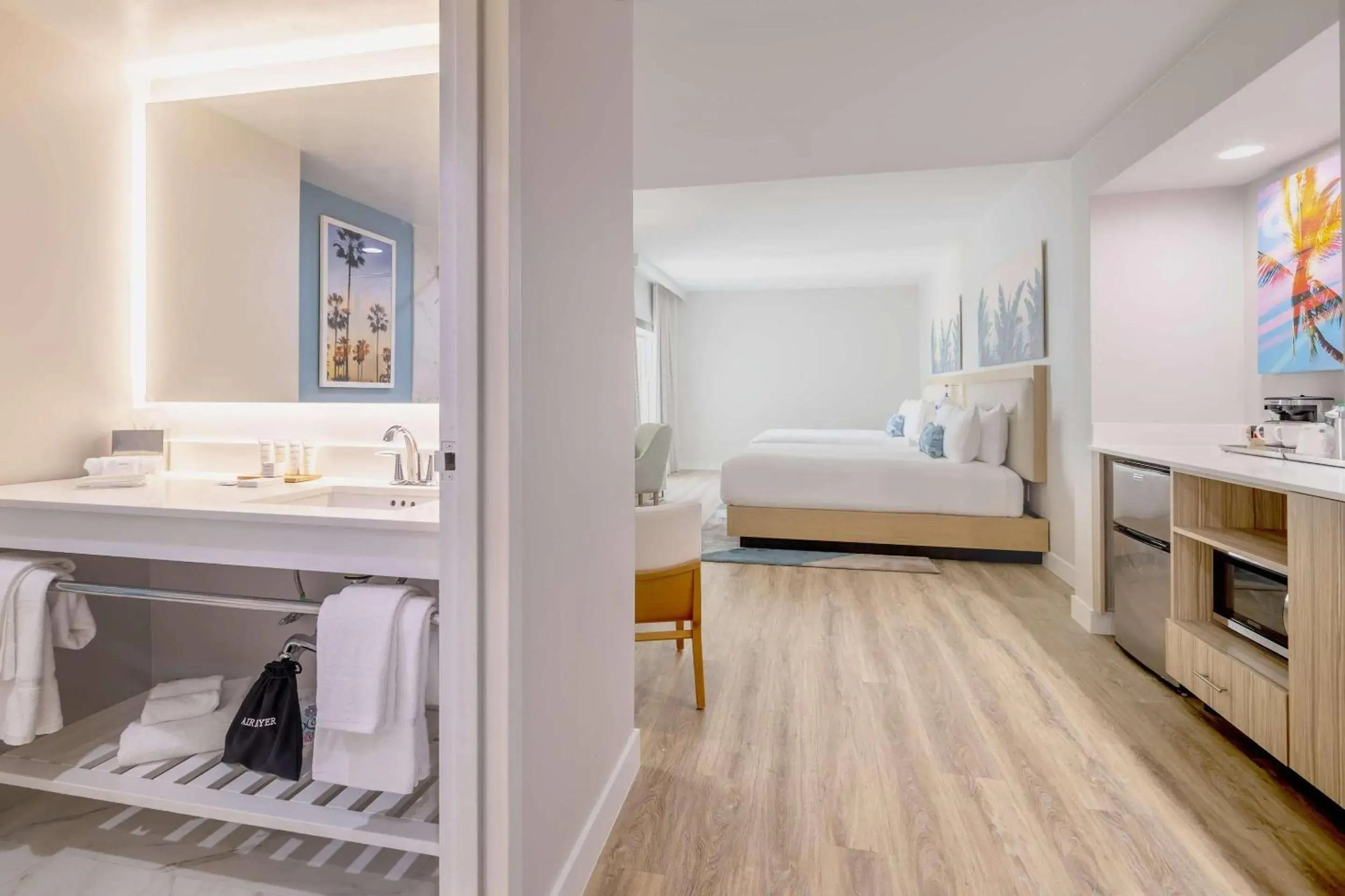 Bedroom, Bed in Radisson Resort Miami Beach Bedroom, Bed in Radisson Resort Miami Beach