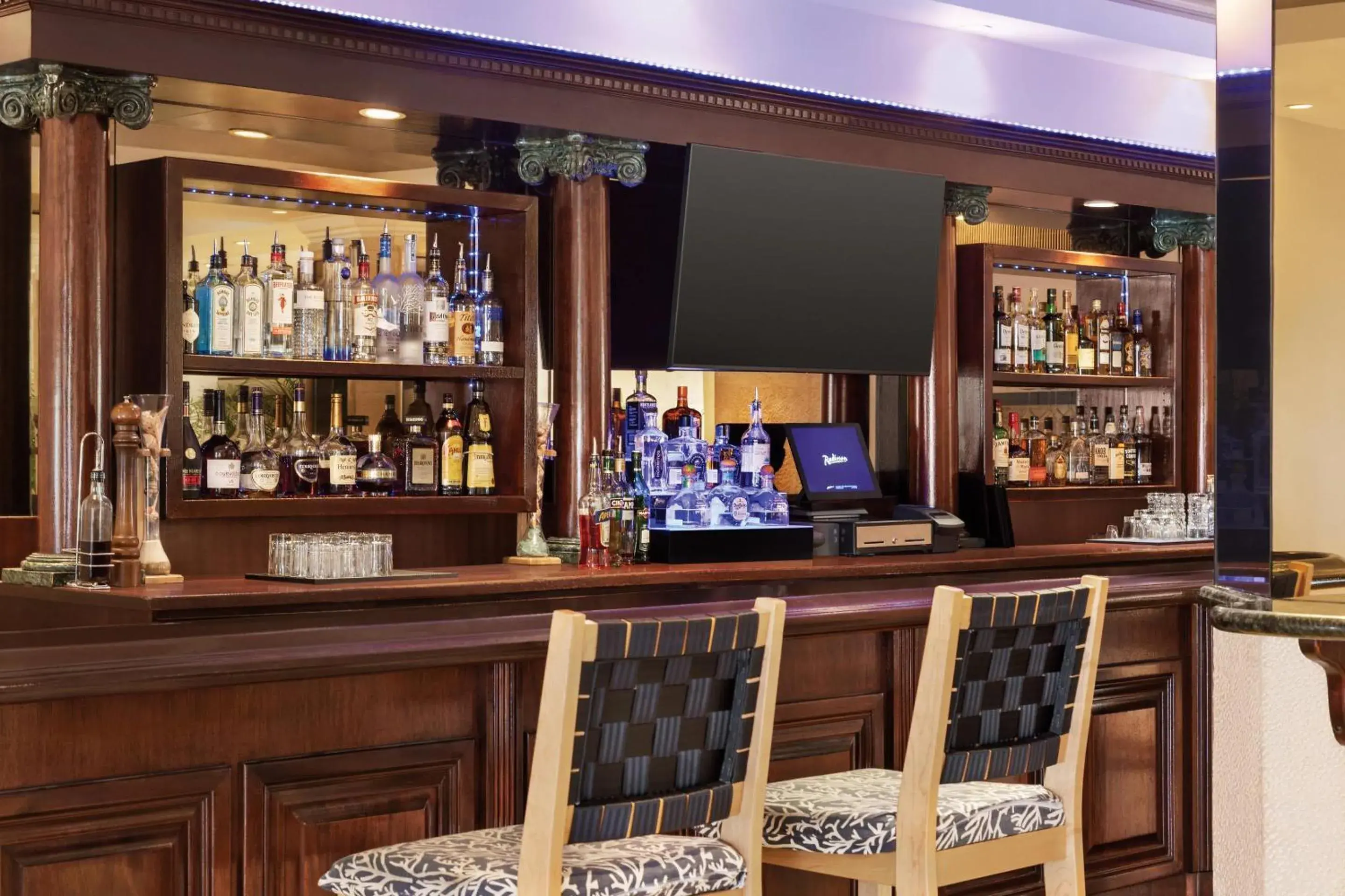 Lounge or bar in Radisson Resort Miami Beach Lounge or bar in Radisson Resort Miami Beach