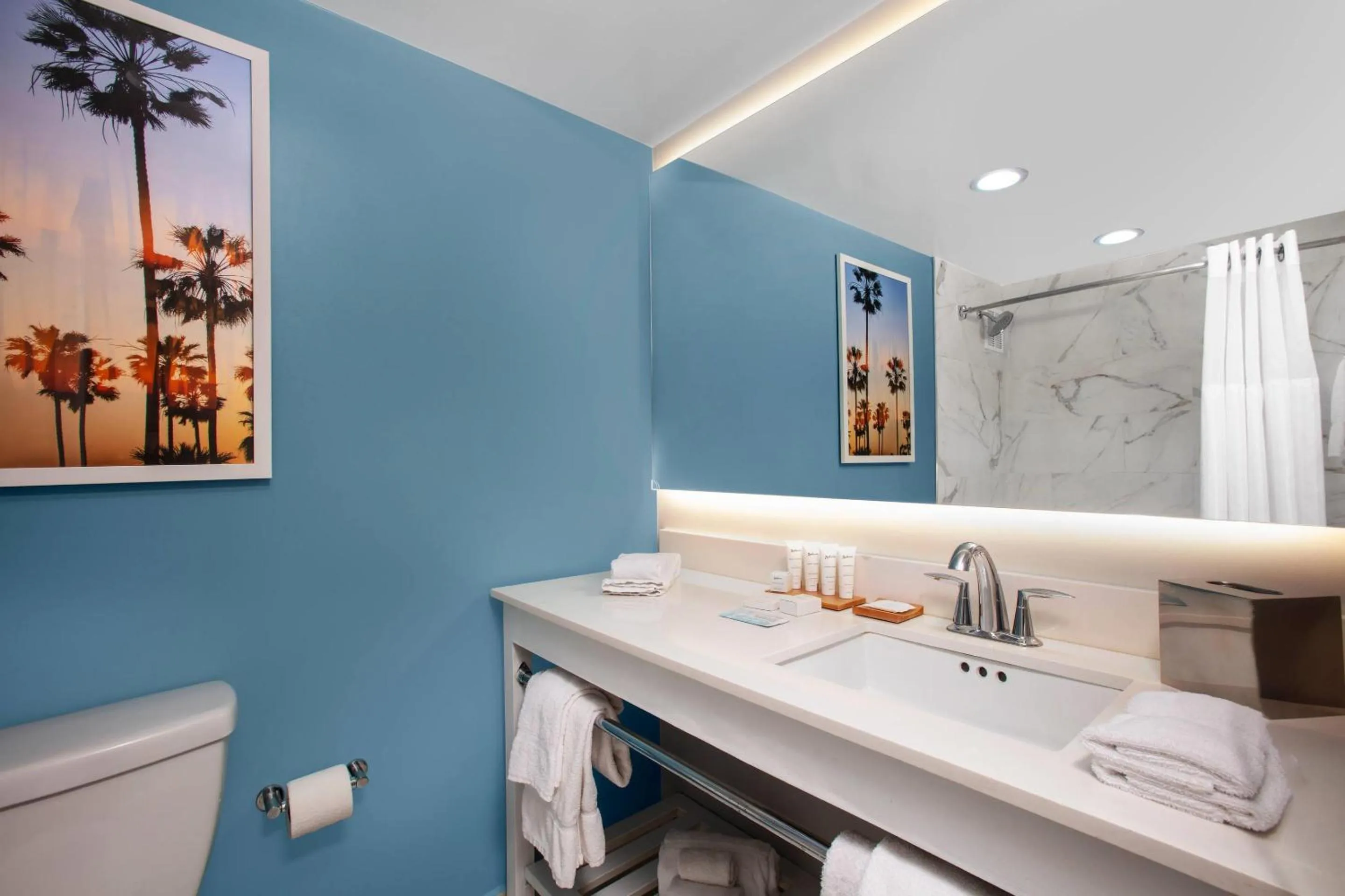 Bedroom in Radisson Resort Miami Beach