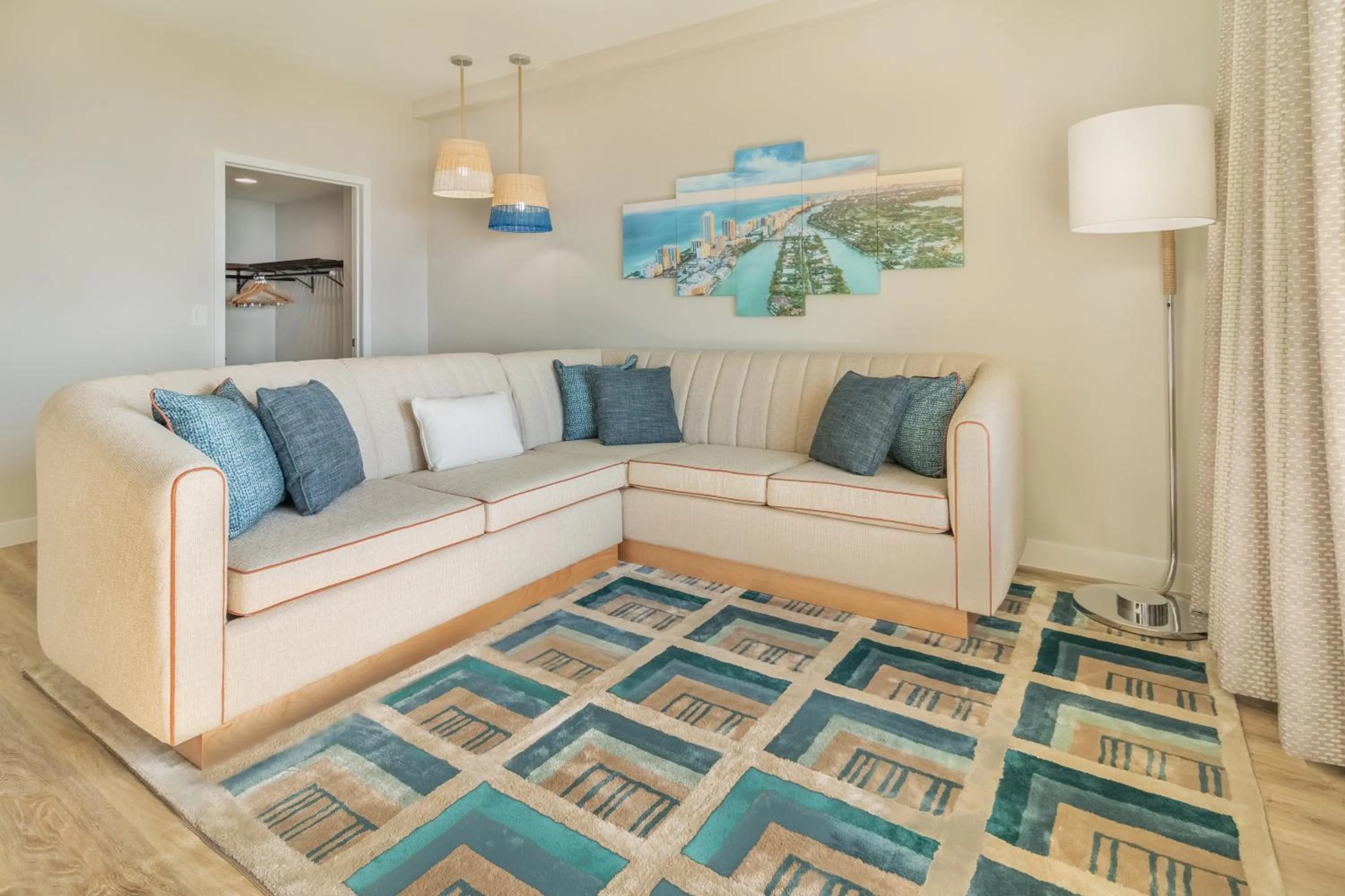 Living room in Radisson Resort Miami Beach