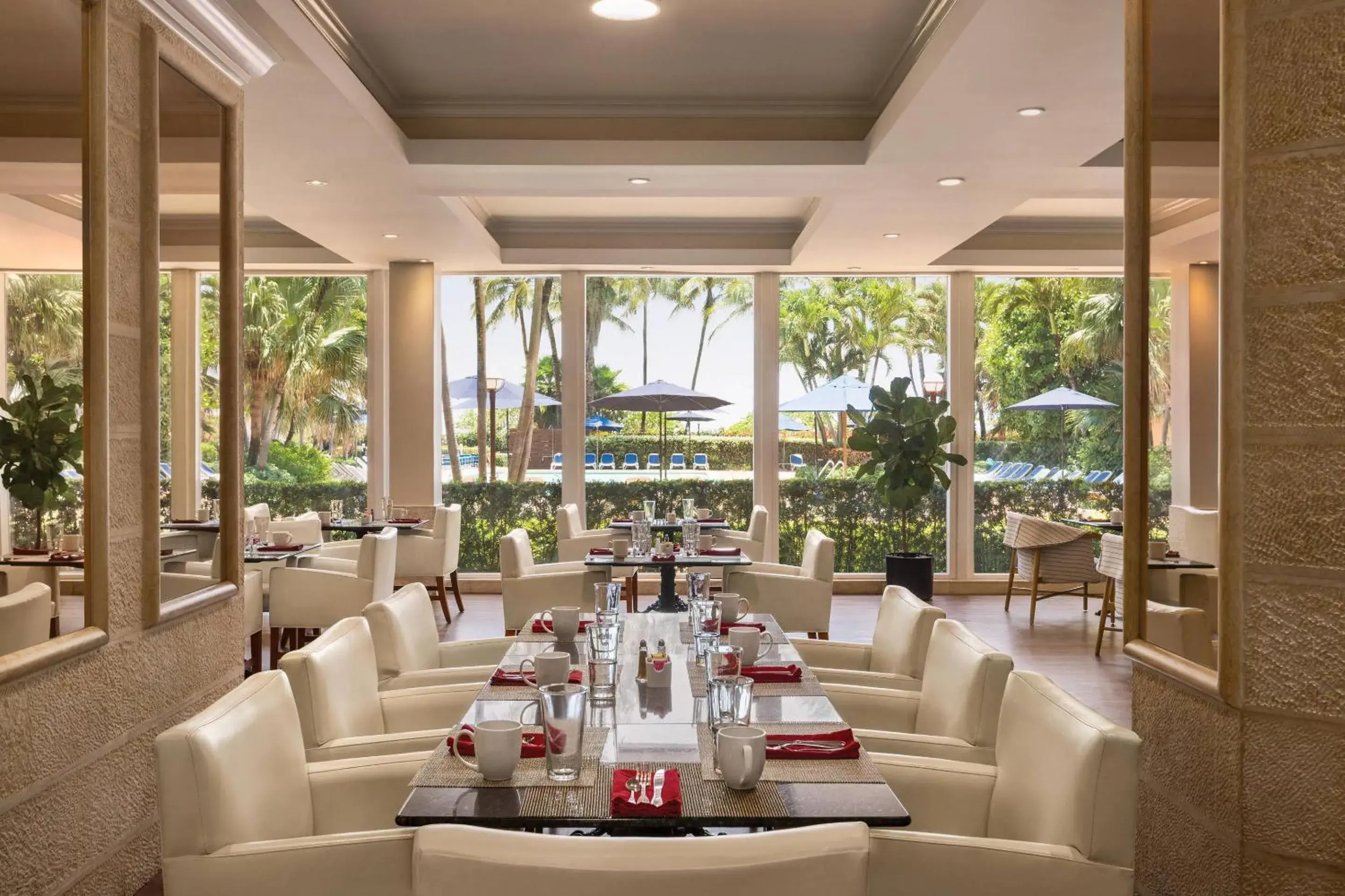 Restaurant/places to eat in Radisson Resort Miami Beach Restaurant/places to eat in Radisson Resort Miami Beach