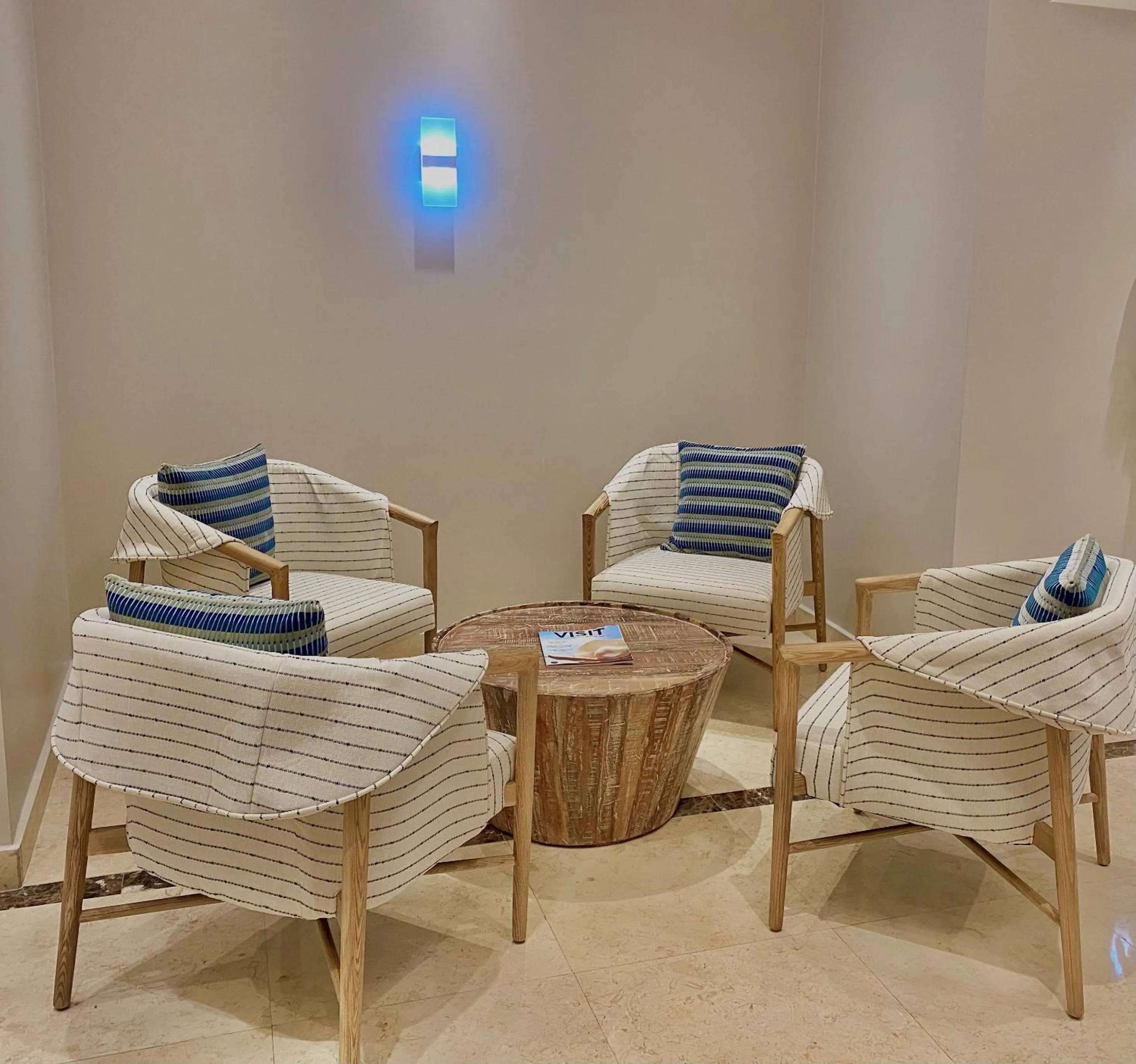 Seating area in Radisson Resort Miami Beach