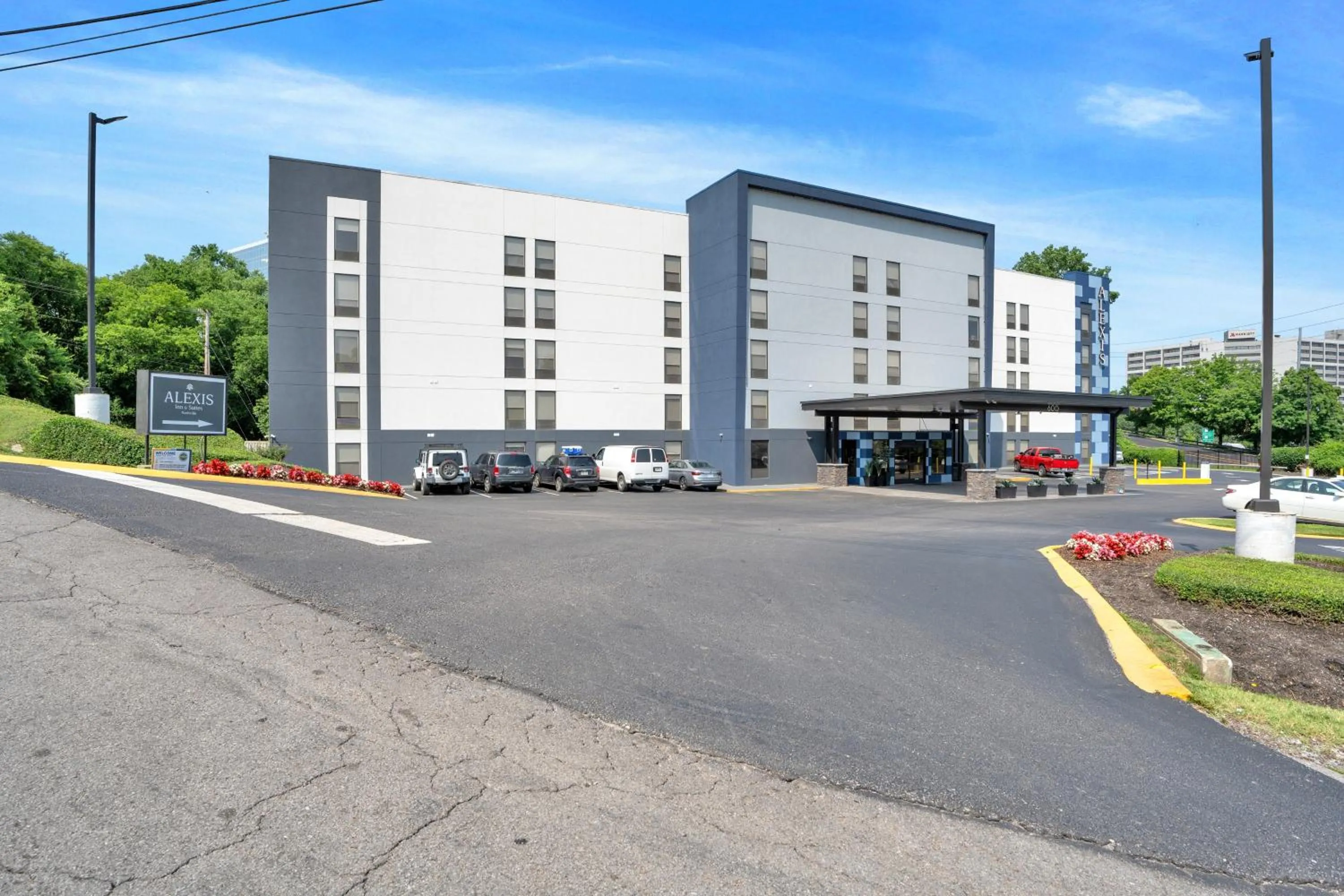 Property building in Alexis Inn and Suites Hotel