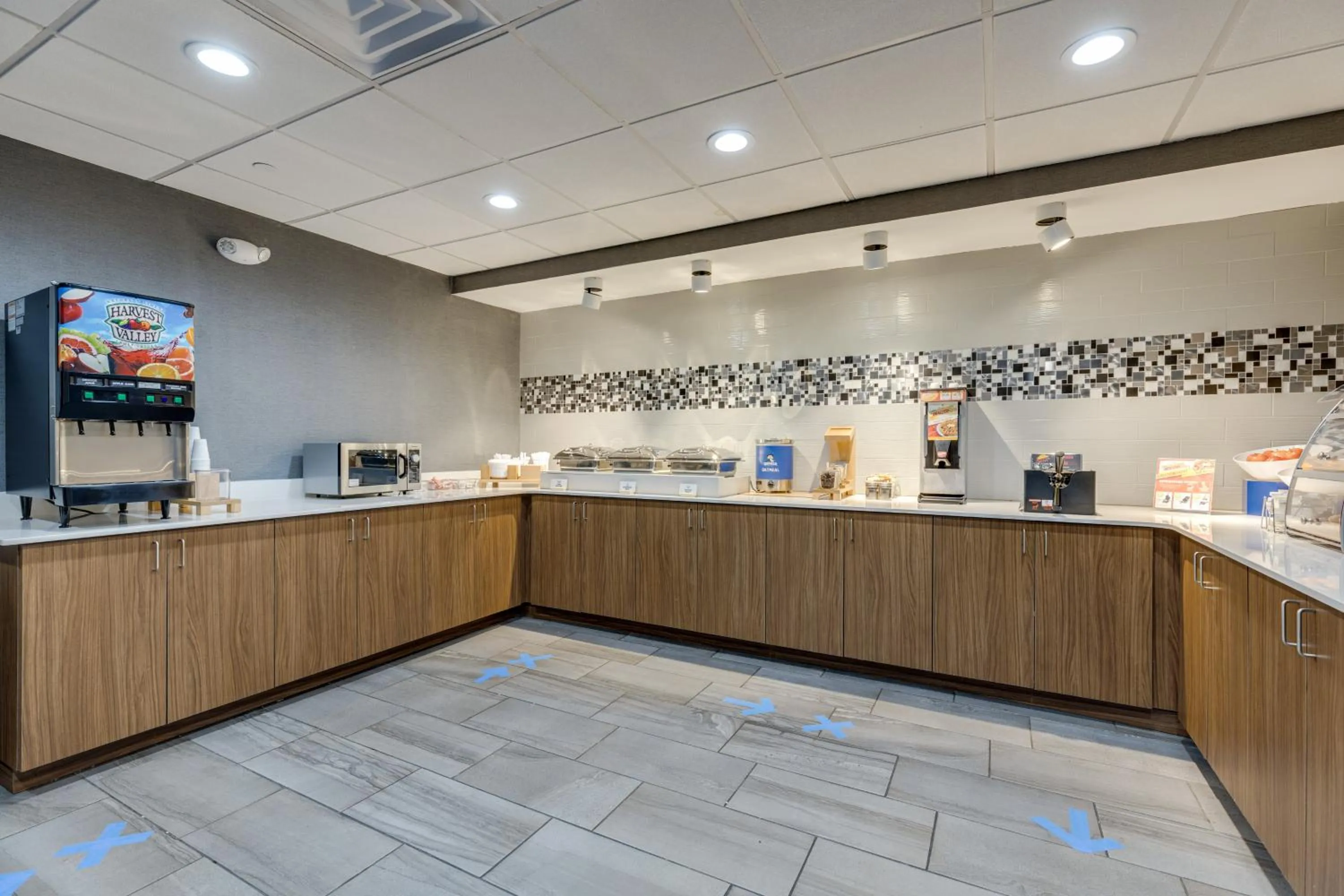 Food and drinks in Alexis Inn and Suites Hotel