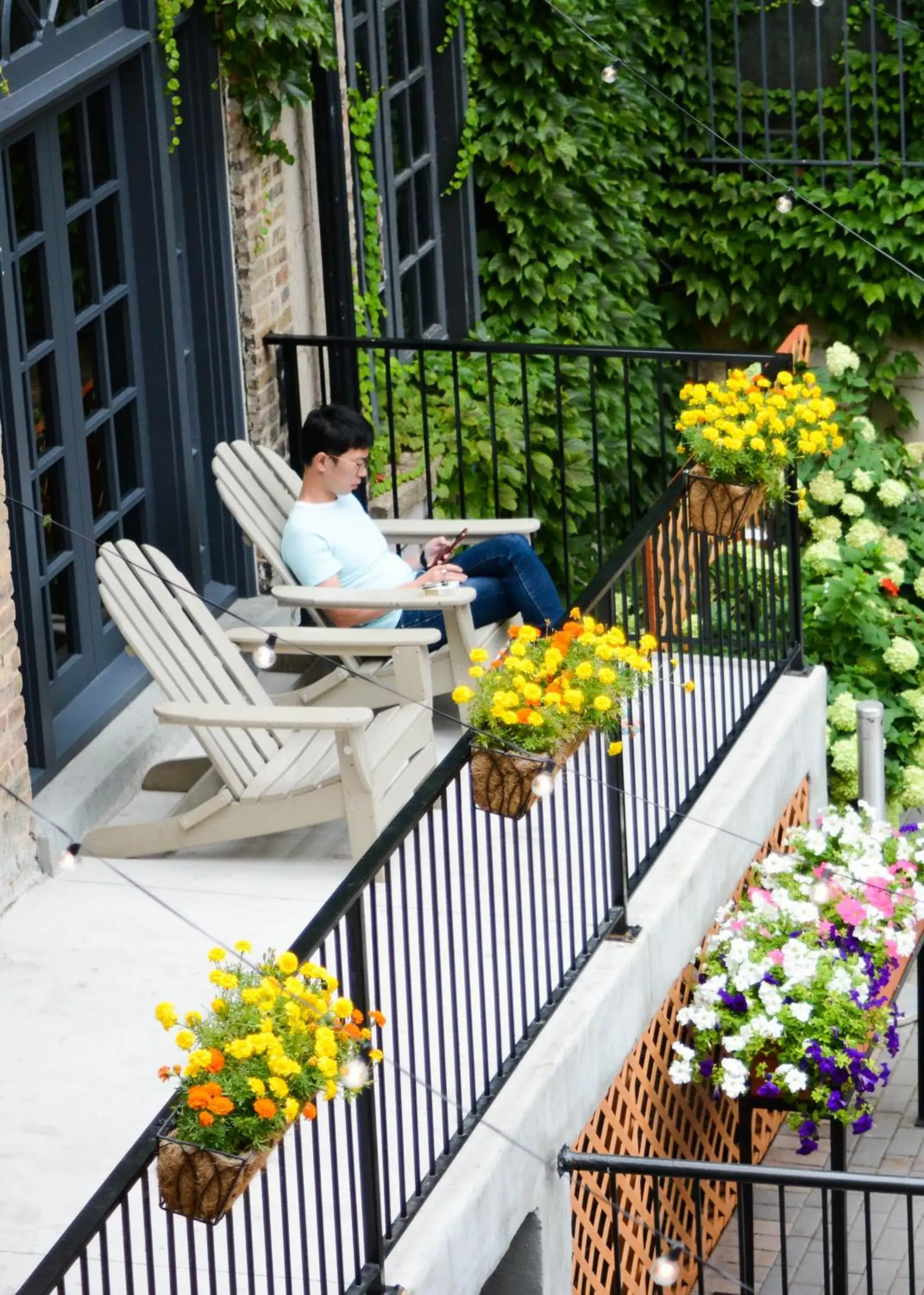 Property building in Chicago Getaway Hostel Property building in Chicago Getaway Hostel