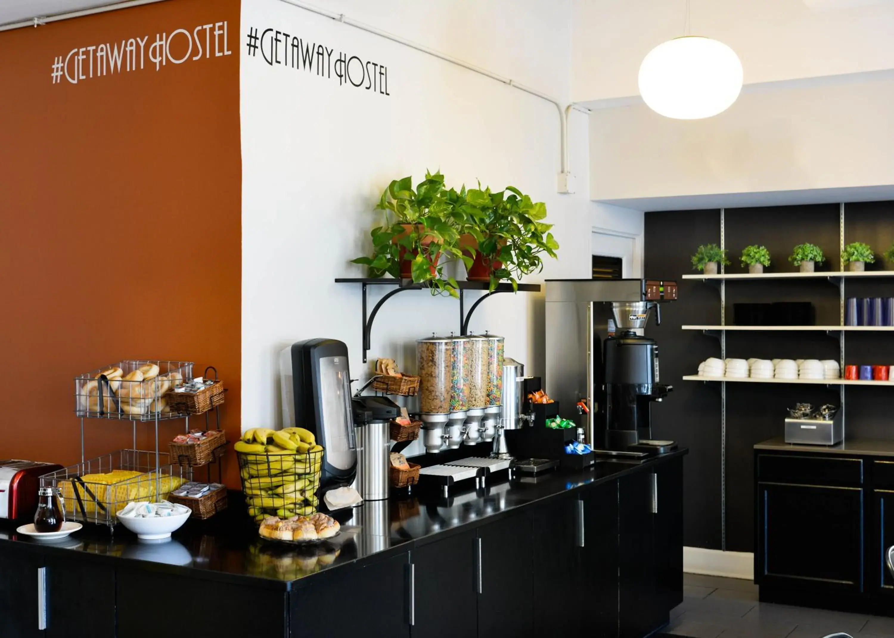 Breakfast in Chicago Getaway Hostel Breakfast in Chicago Getaway Hostel