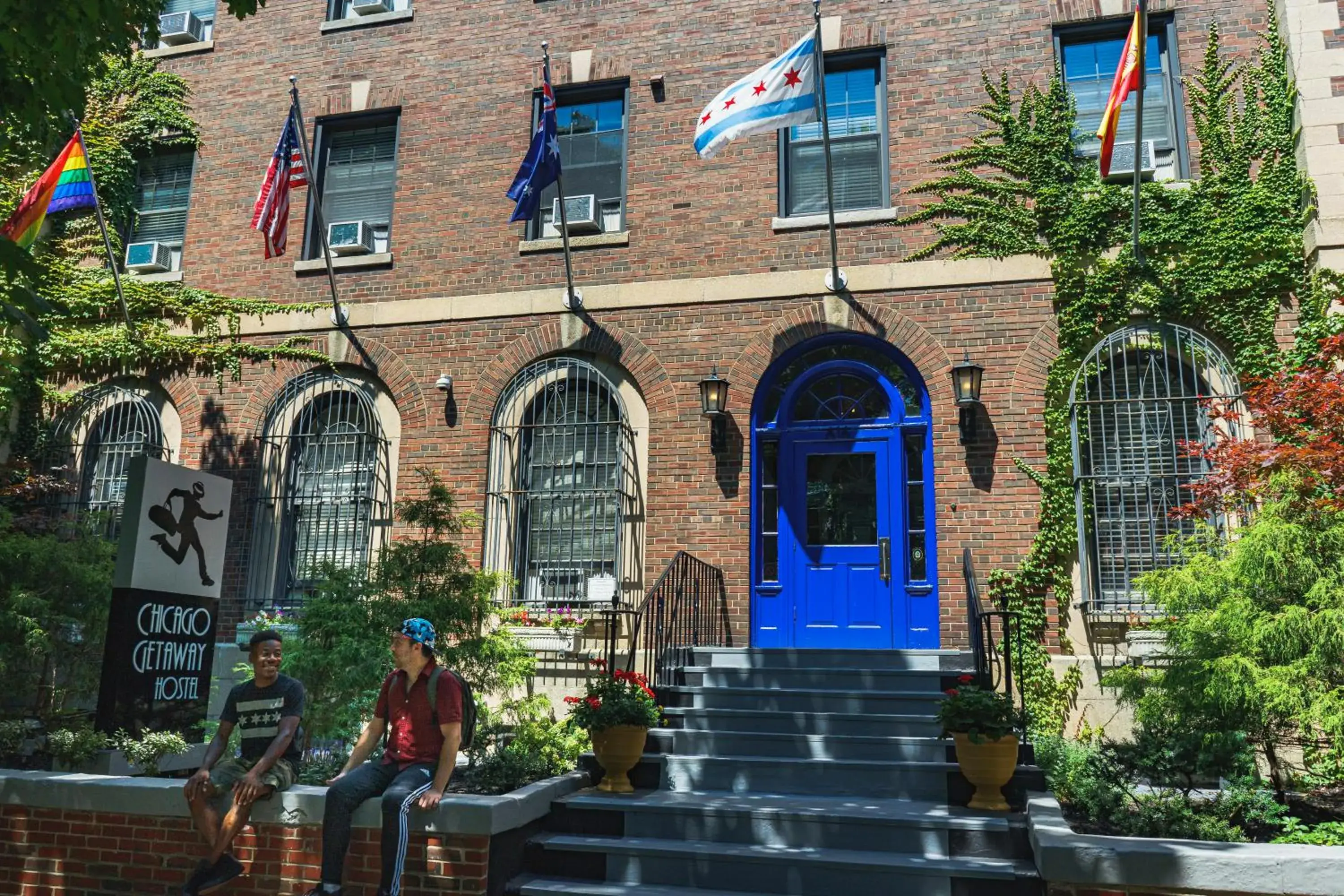 Property building in Chicago Getaway Hostel Property building in Chicago Getaway Hostel