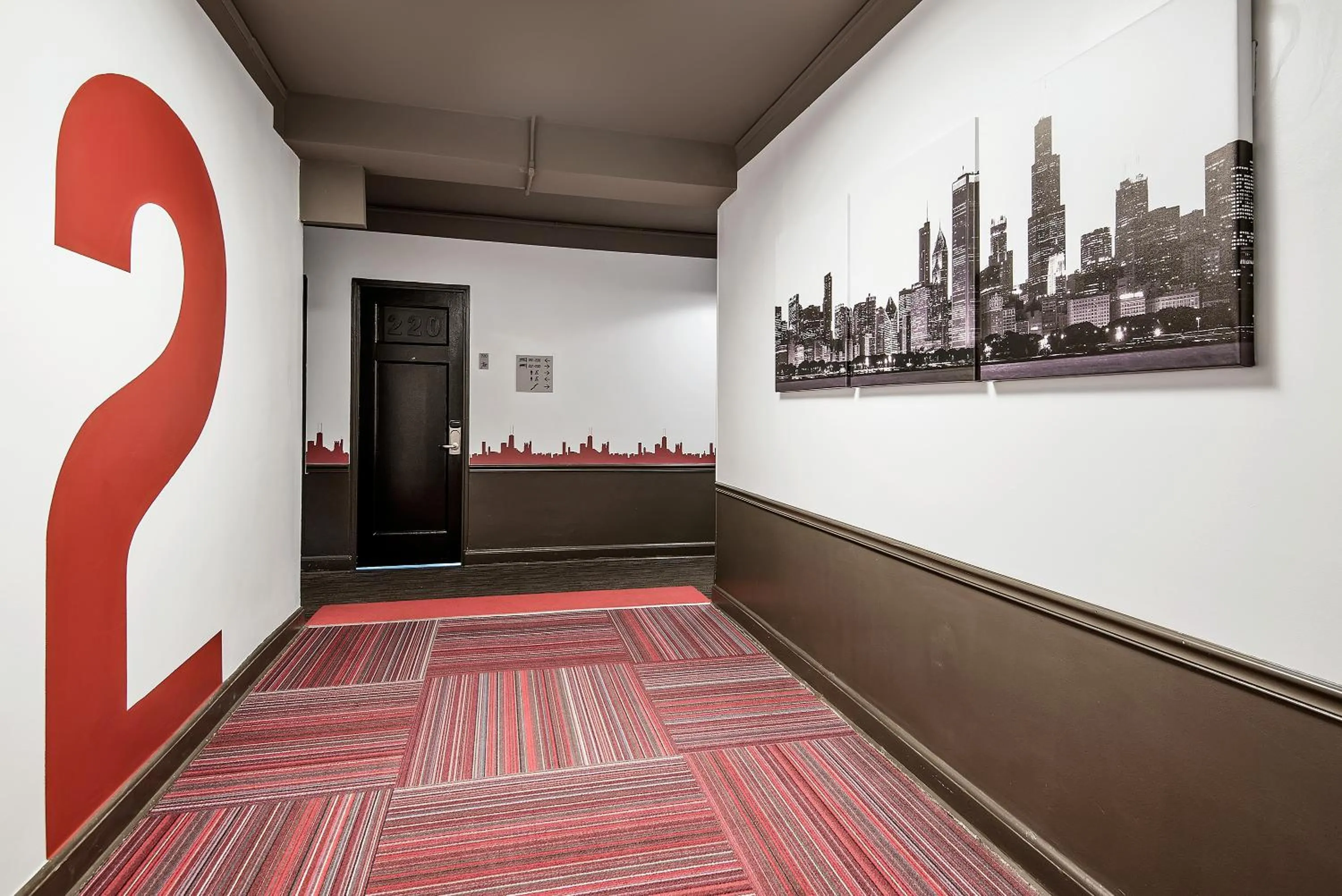 Decorative detail in Chicago Getaway Hostel