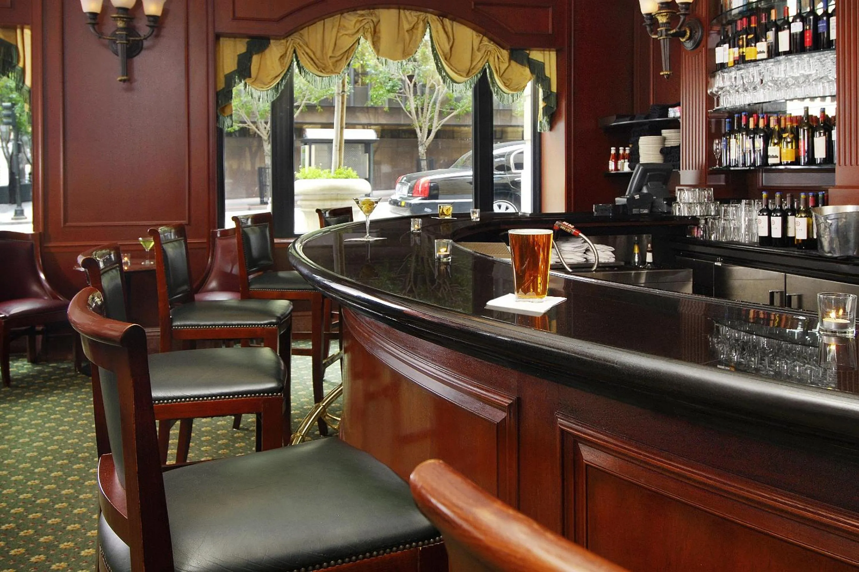 Lounge or bar in Omni San Francisco