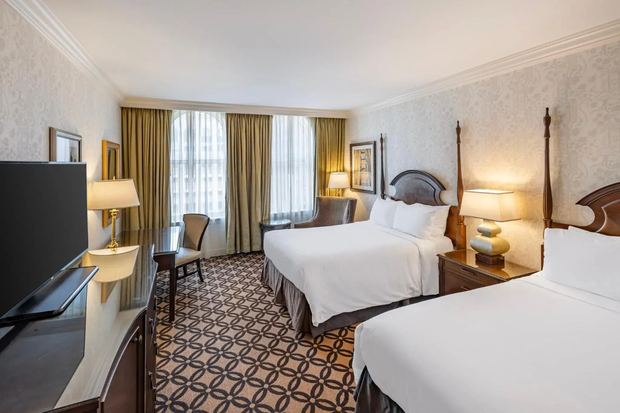 Photo of the whole room, Bed in Omni San Francisco Photo of the whole room, Bed in Omni San Francisco