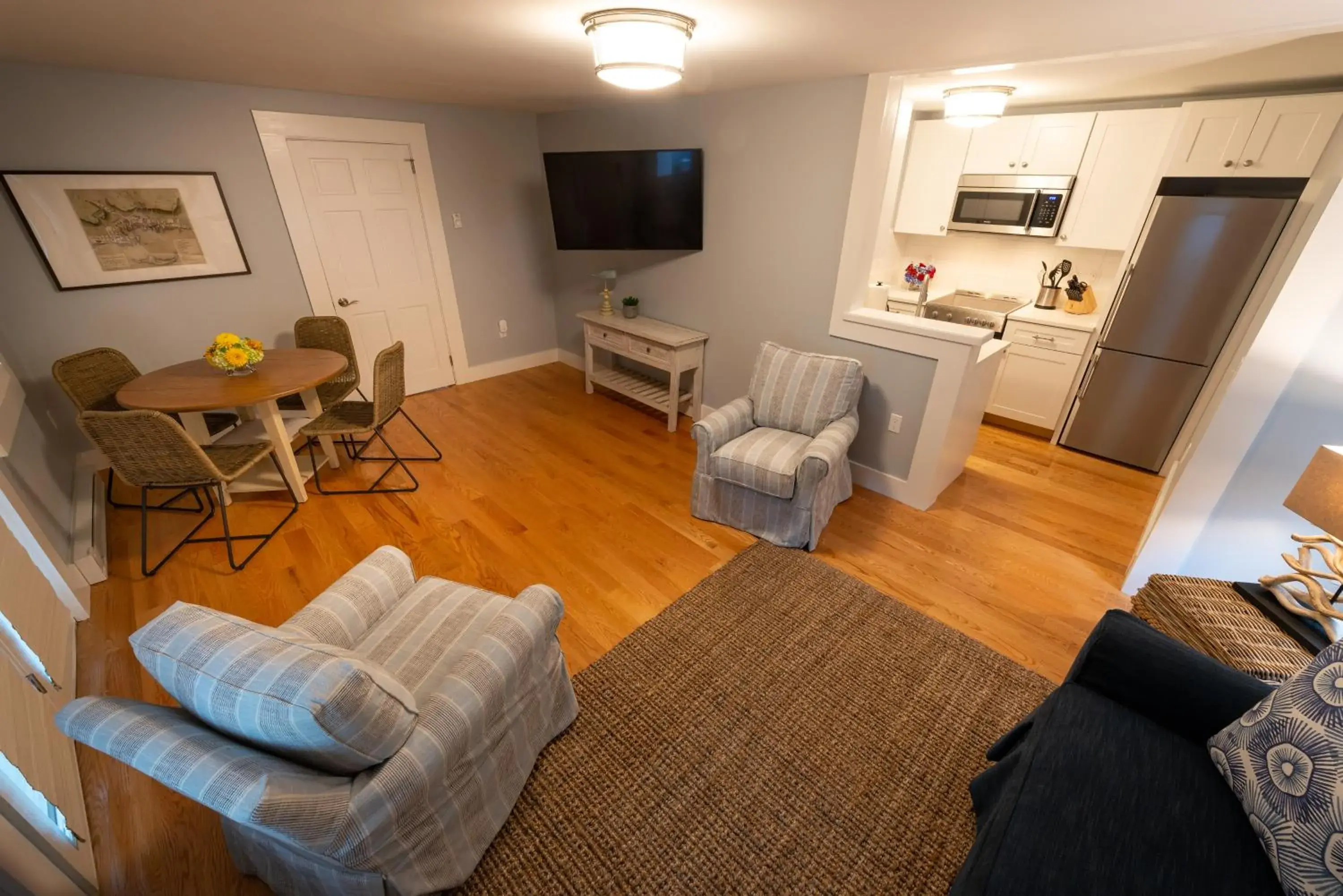 One-Bedroom Suite in Town & Tide Inn One-Bedroom Suite in Town & Tide Inn