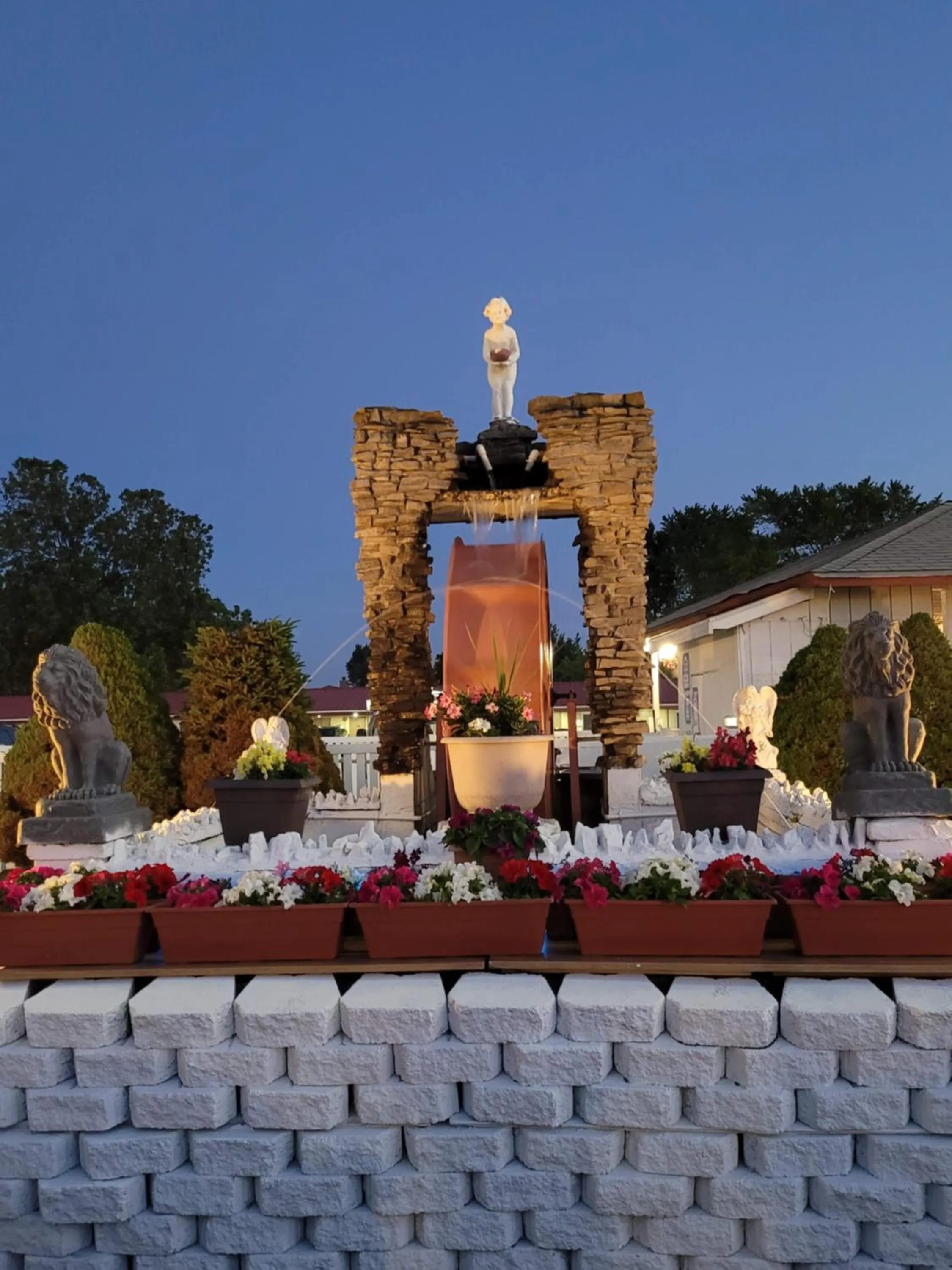 Property building in Budget Host Inn Niagara Falls