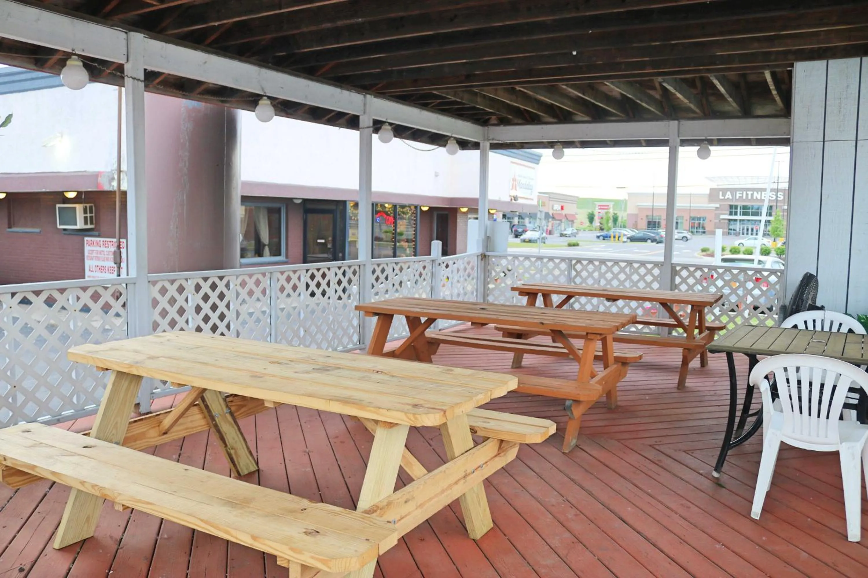 BBQ facilities in Budget Host Inn Niagara Falls