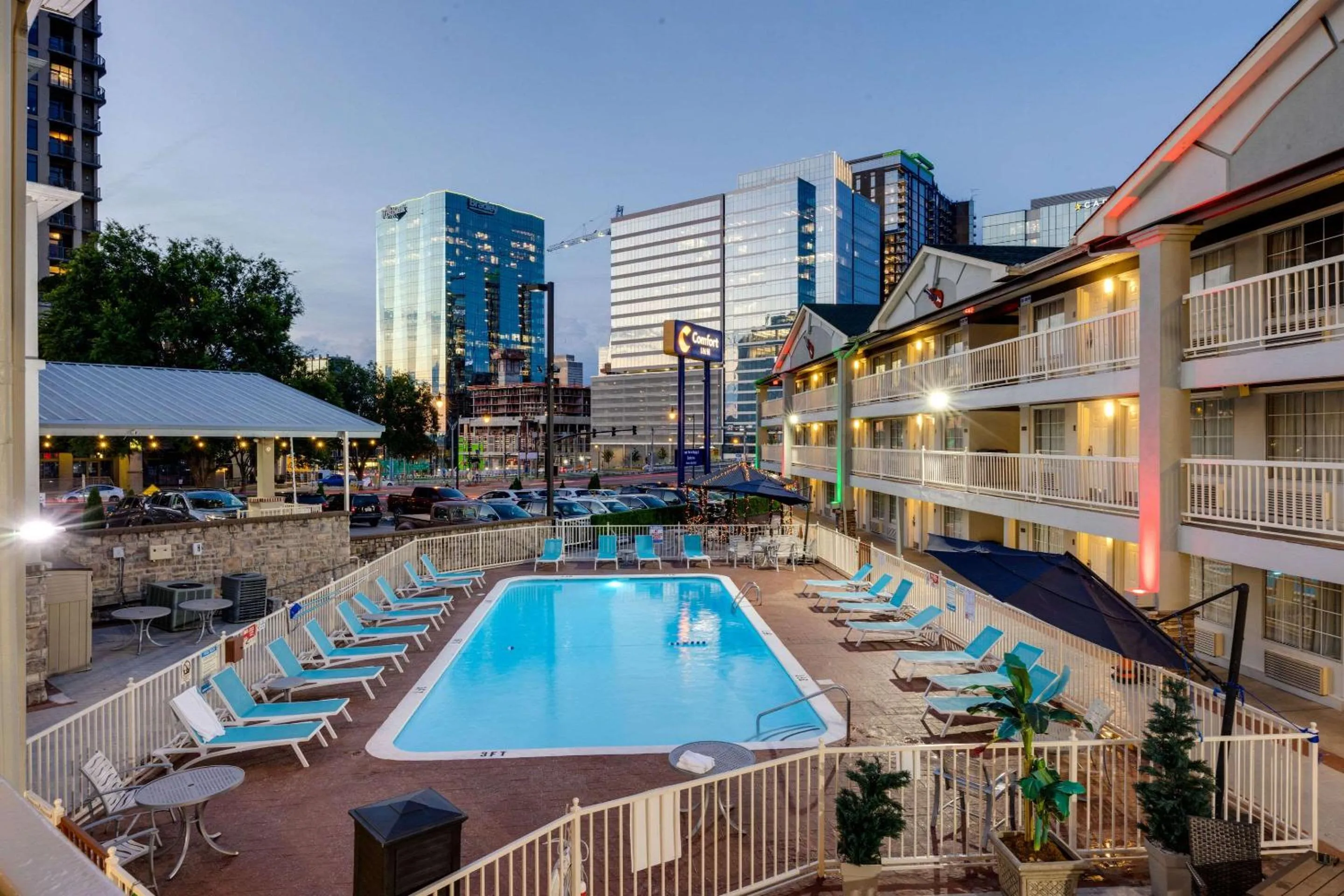 Swimming pool in Comfort Inn Downtown Nashville - Music City Center