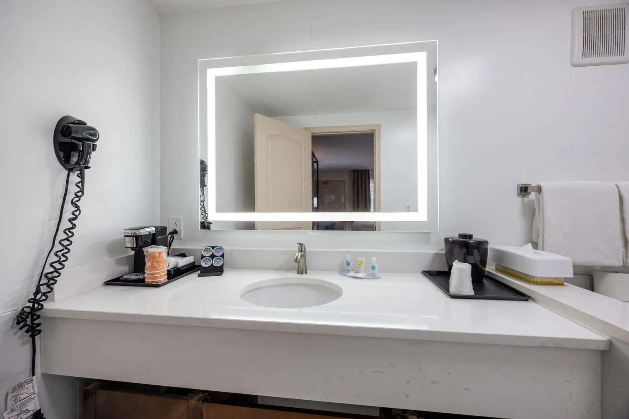 Bathroom in Comfort Inn Downtown Nashville - Music City Center