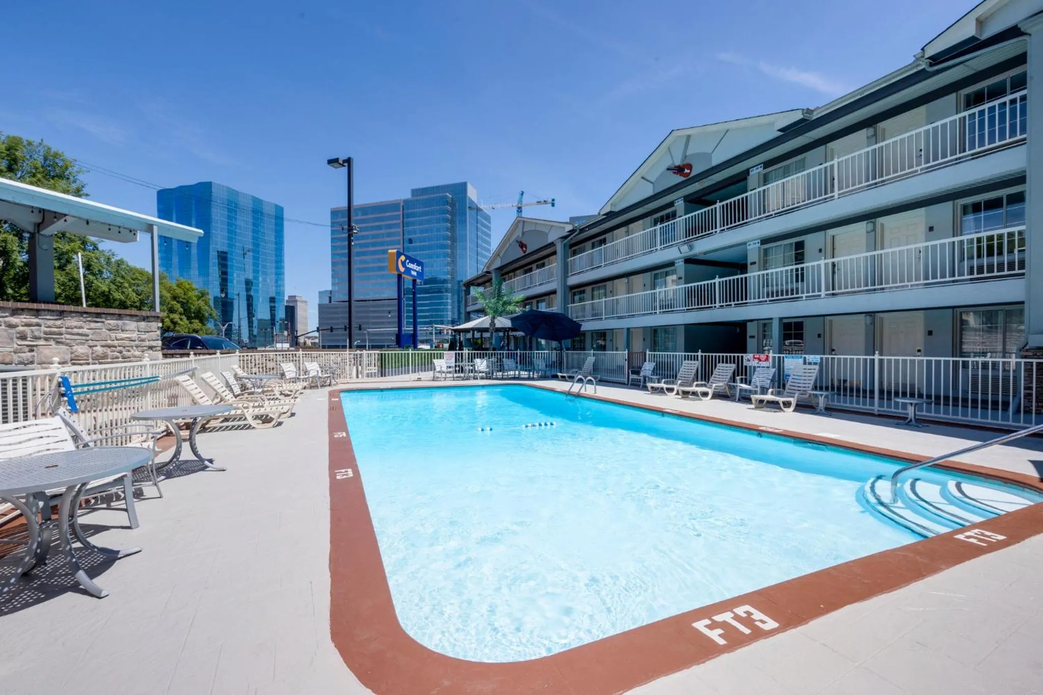 Swimming pool in Comfort Inn Downtown Nashville - Music City Center