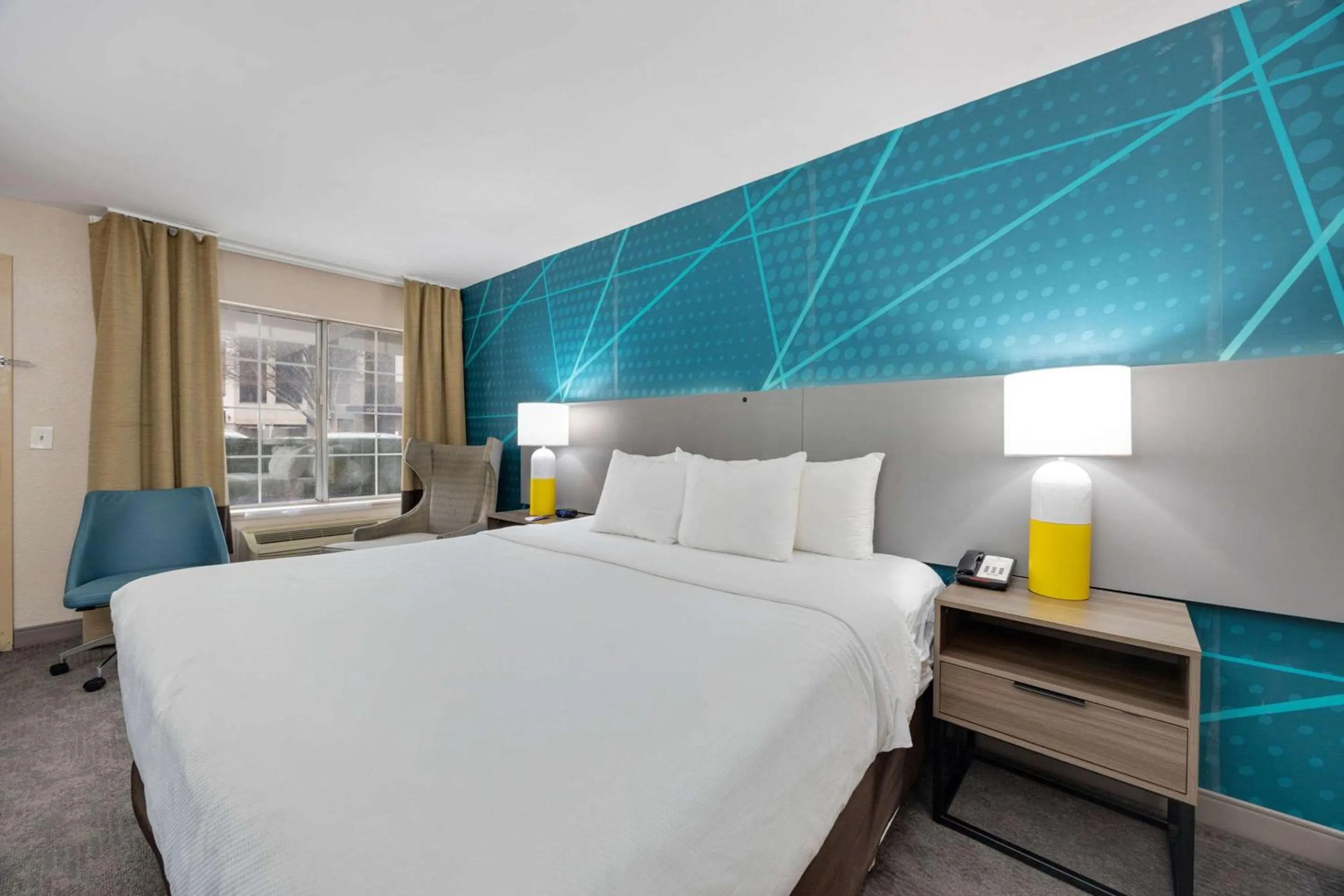 Bedroom, Bed in Comfort Inn Downtown Nashville - Music City Center